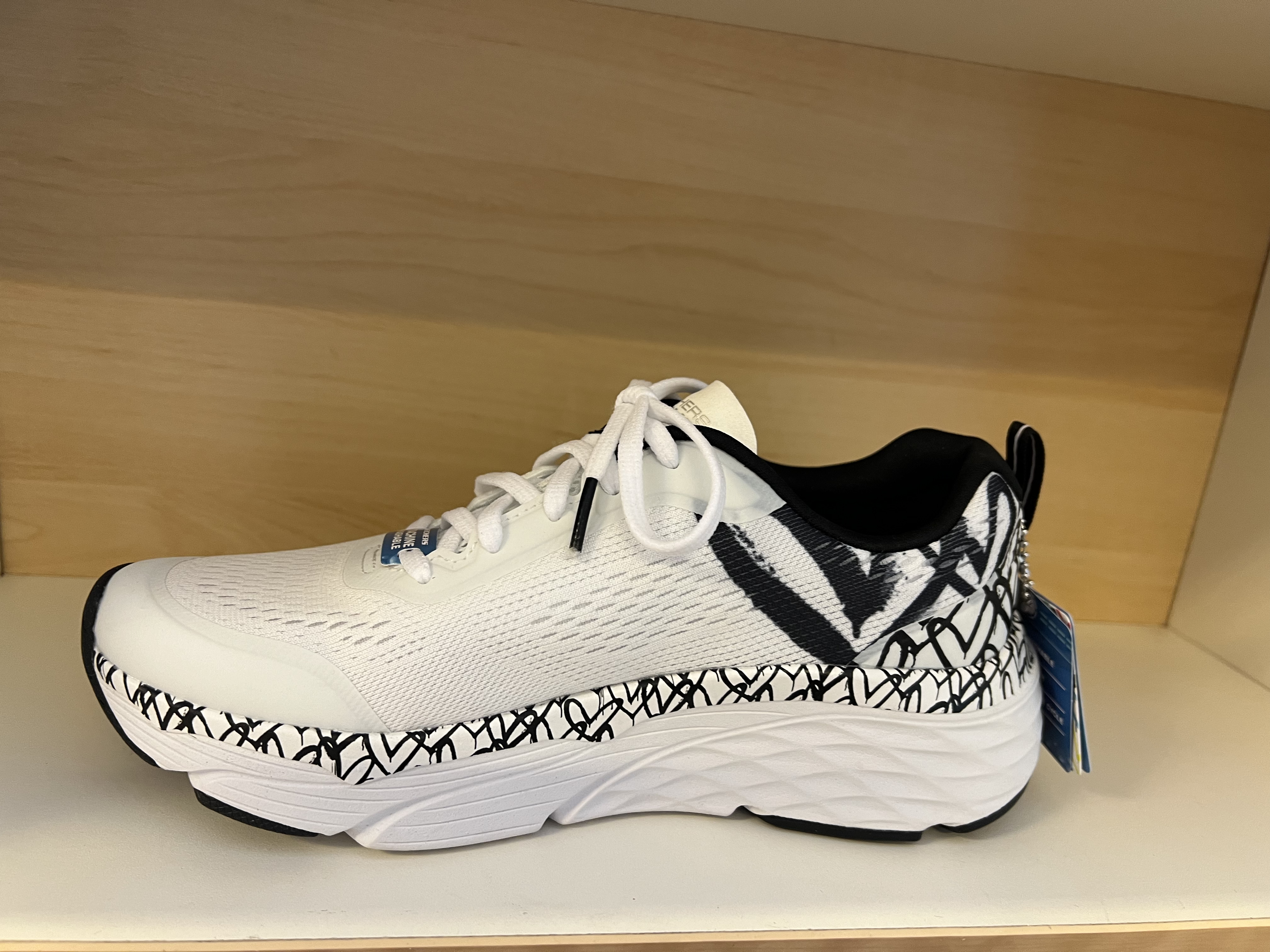 Skechers "Womens Max Cushioning" Elite- Forever Loving.  Designad av James Goldcrown ( Lovewall heart ) - 5