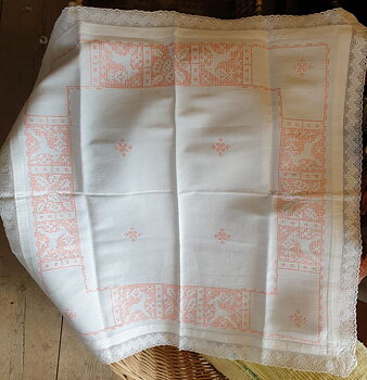 Square embroidered tablecloth with lace edge