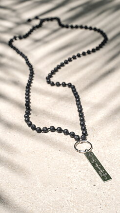 Shanti necklace lava / black