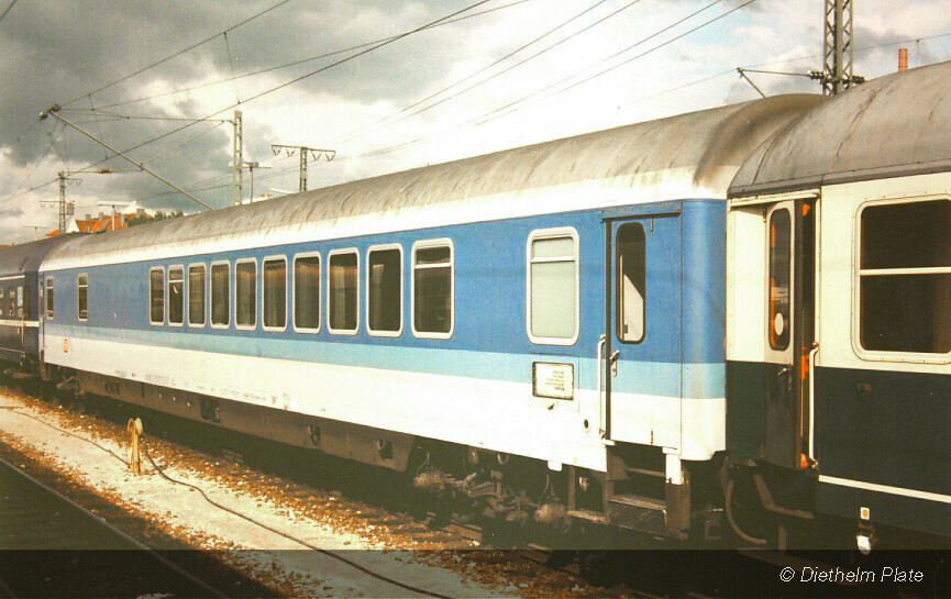 DB, 4-axle bar coach WGmh 854 in InterRegio livery, ep. IV