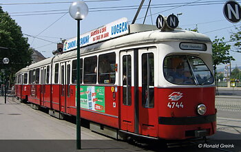 Tram Duewag GT6, one front light, red/white livery "Wien", ep. IV-V, with DCC decoder