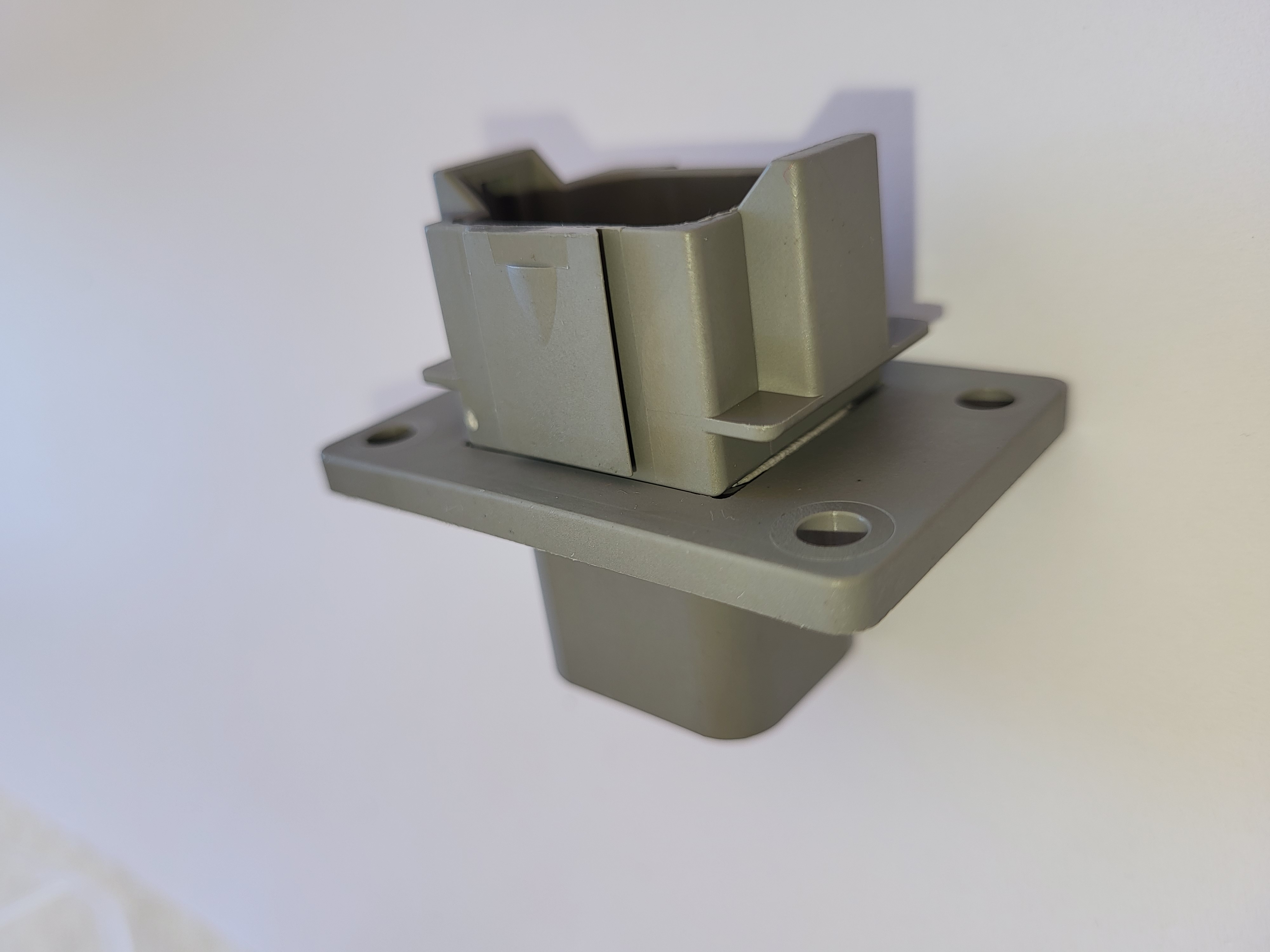 DT, female + male with flange to mount at firewall , 8-pos - 6