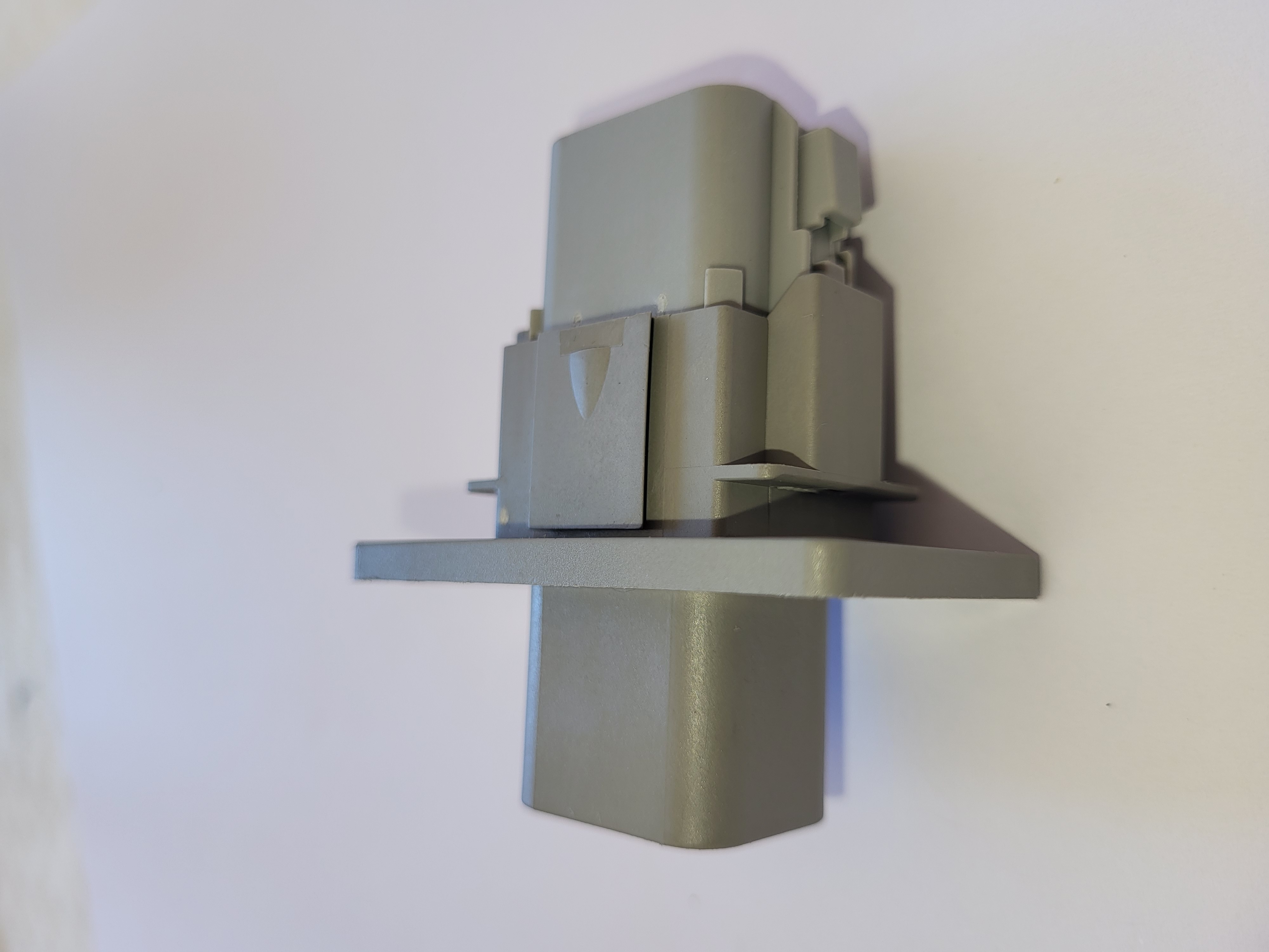 DT, female + male with flange to mount at firewall , 8-pos - 2