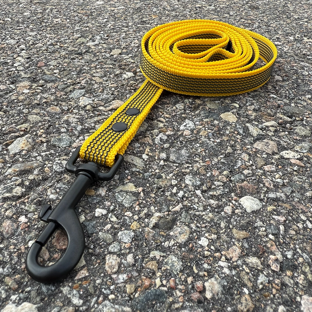 Dog leash anti-slip yellow with snap hook Sweden Hansesgården