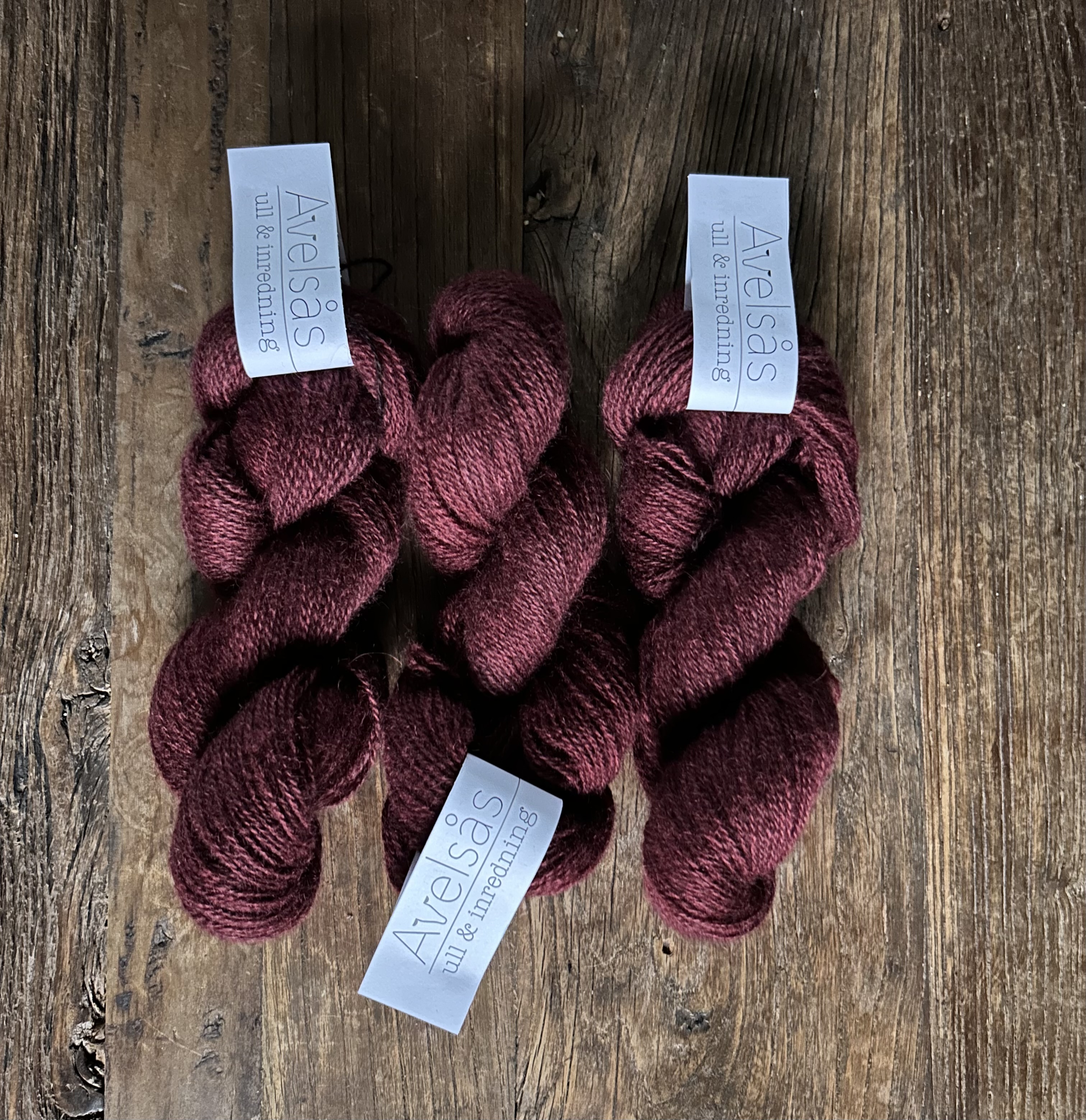 Blood top 2-thread Swordsheep yarn