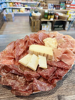 Delikatessbricka Lombardia