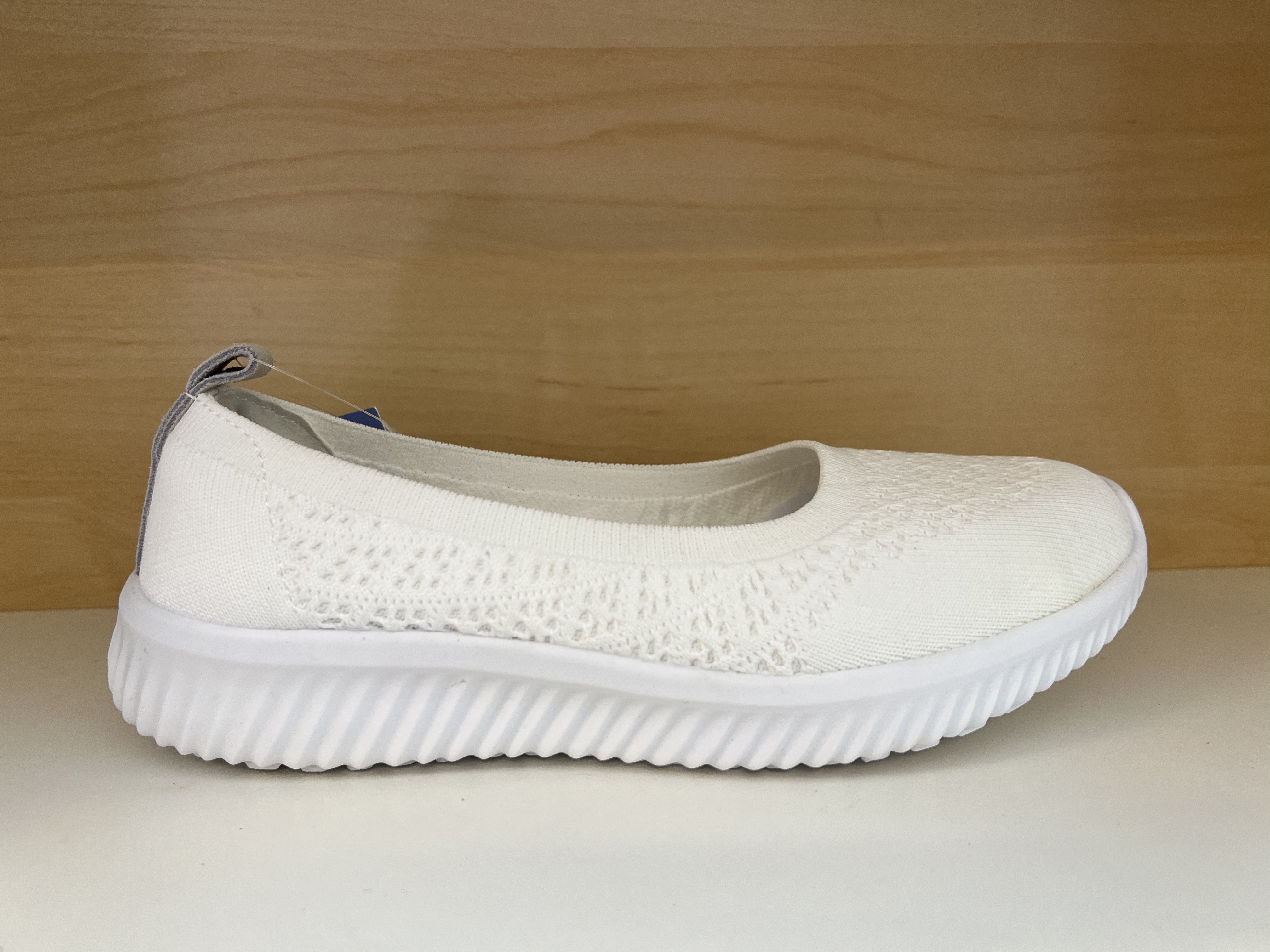 Vit tygsko, comfort. Väldigt lätt och skön.