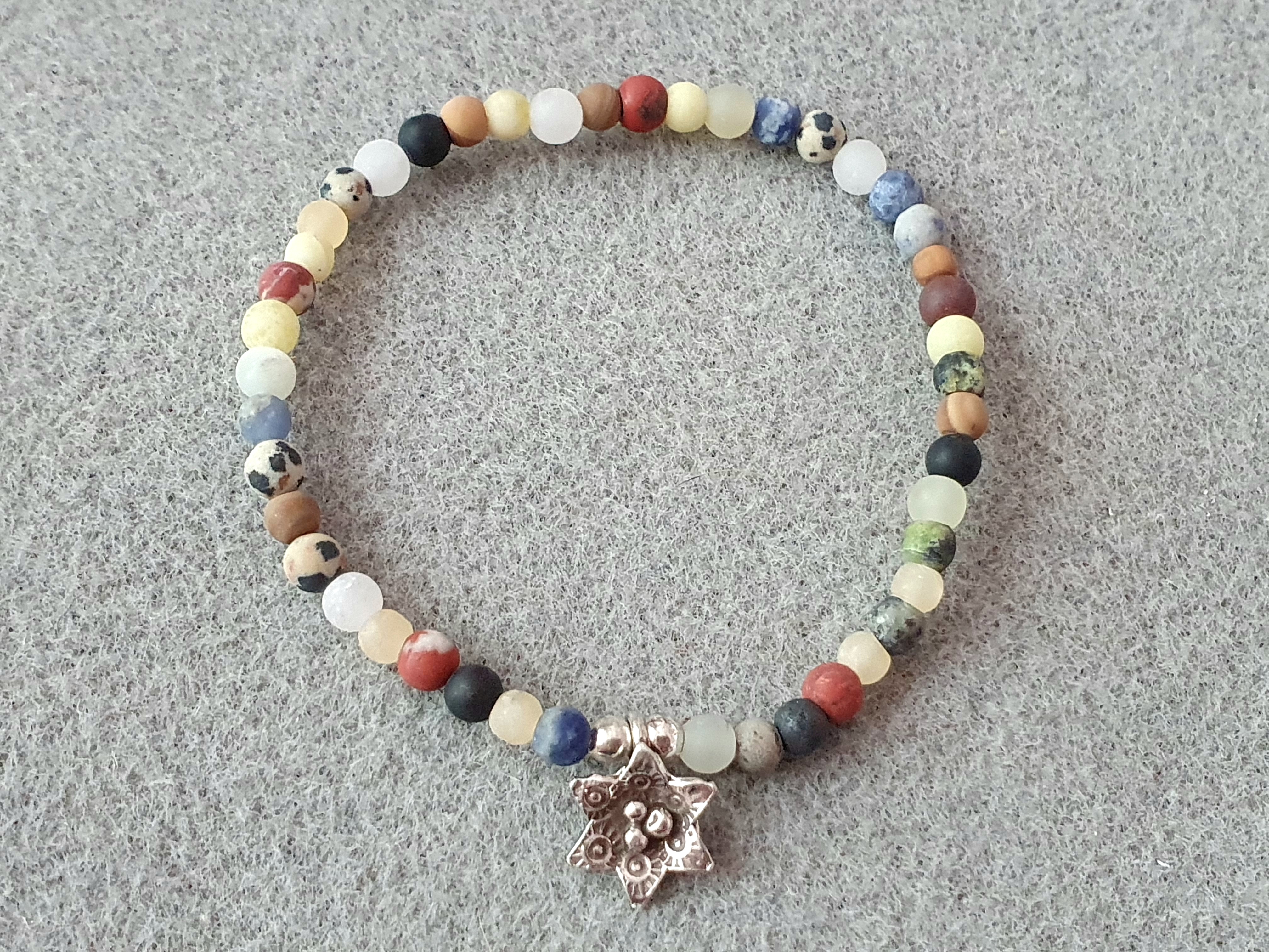 4mm rund matt stenmix  med blomma armband, 925-silver
