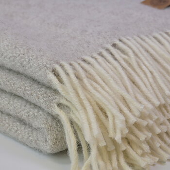 Ullpläd Siluett från Klippan Yllefabrik. Beige