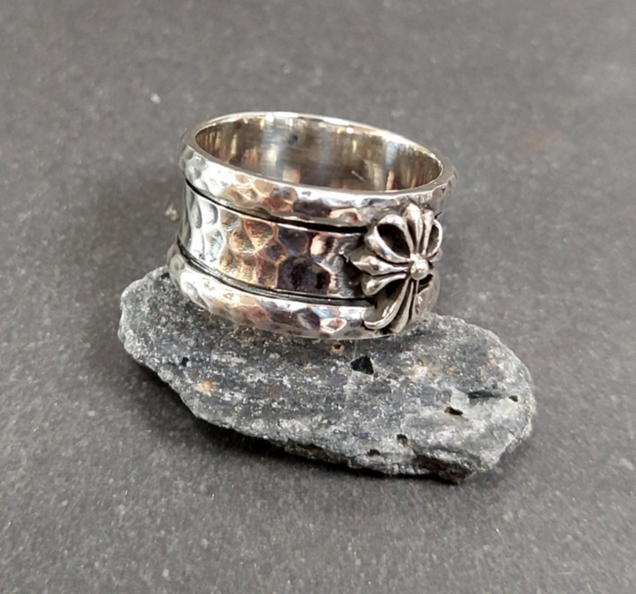 Hamrad Medeltidakors Silverring