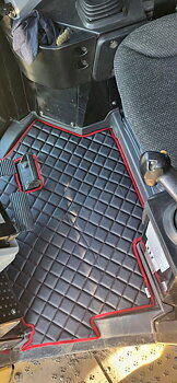 Floor mat CAT D6T  2019- - Diamond