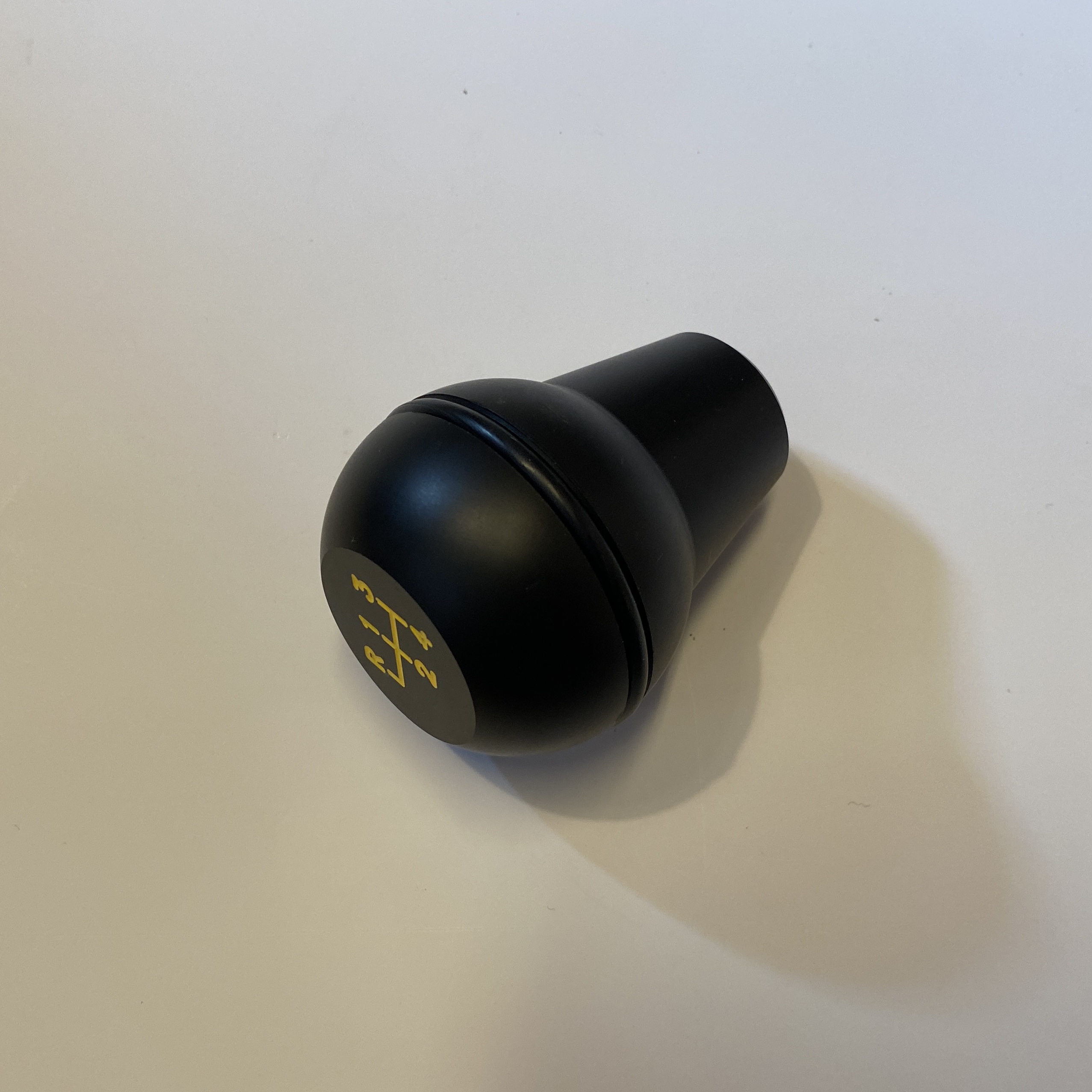 Vaihdenuppi Nylon 4-speed musta/keltainen (M10x1.5) - 2