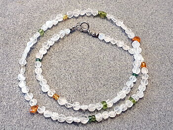 Halsband  regnbågsmånsten, eldopal, tsavorit, spessartin, citrin, 925-silver ca. 50,5cm JOD