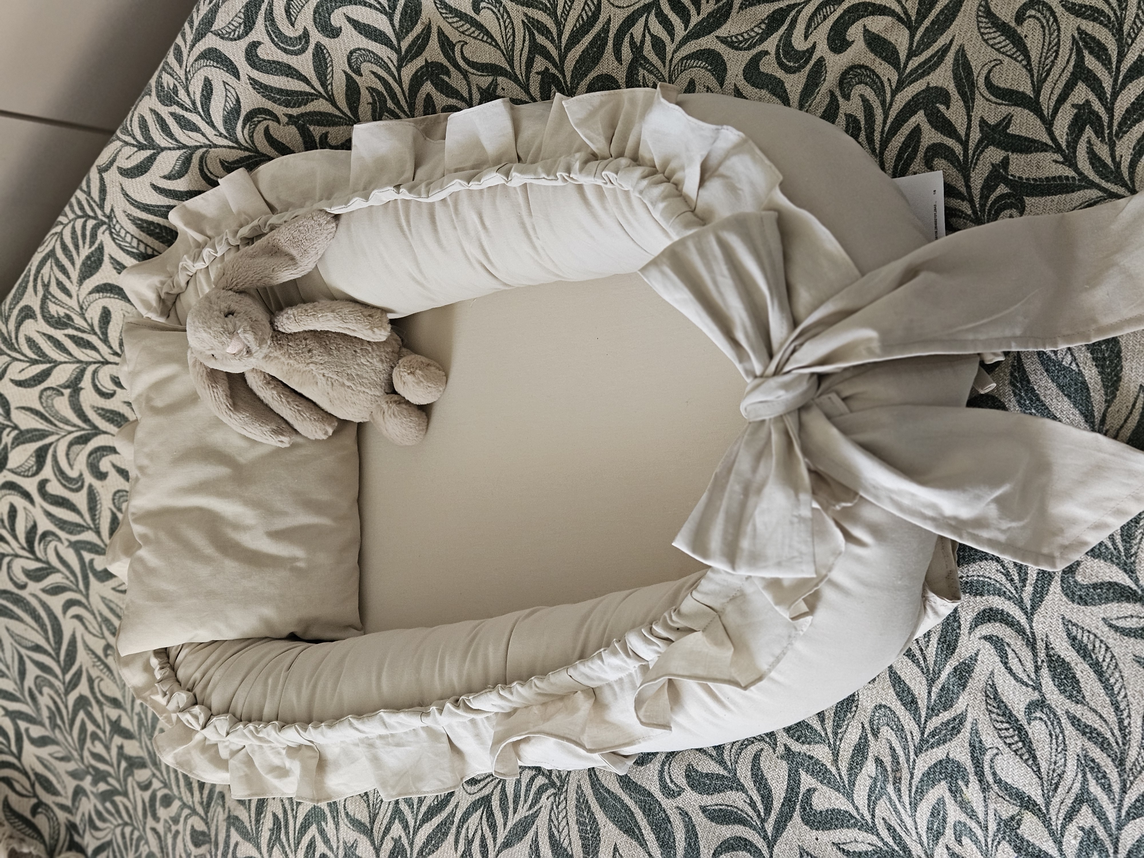 Babynest Oskar 250 beige el vit bomull 