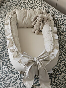 Babynest Oskar 250 beige el vit bomull 