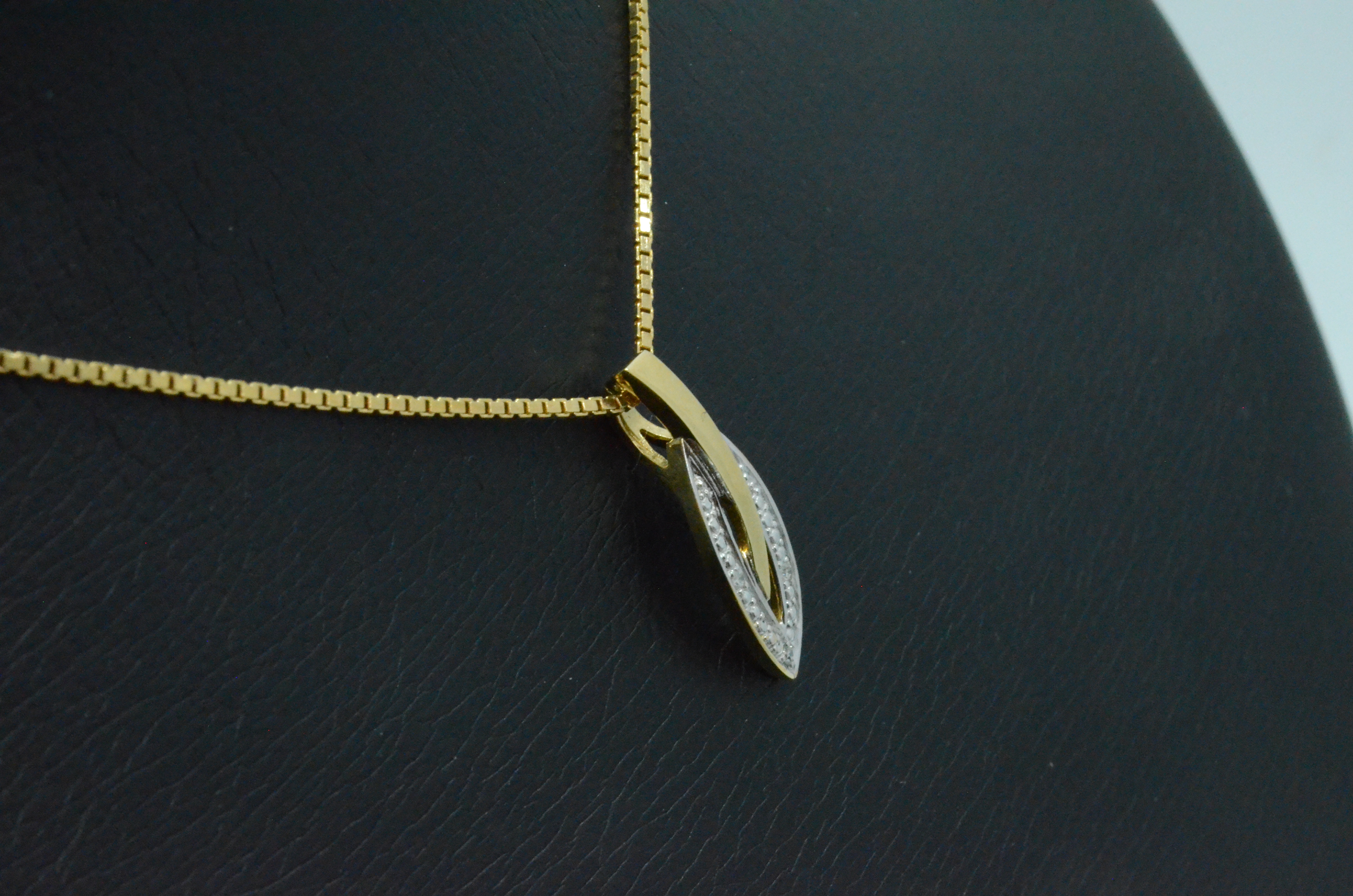 Second Hand pendant 18k with diamonds - 3