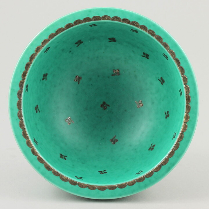 Wilhelm Kåge (Argenta 1959) Green Bowl with Silver Clover Decor 16 cm