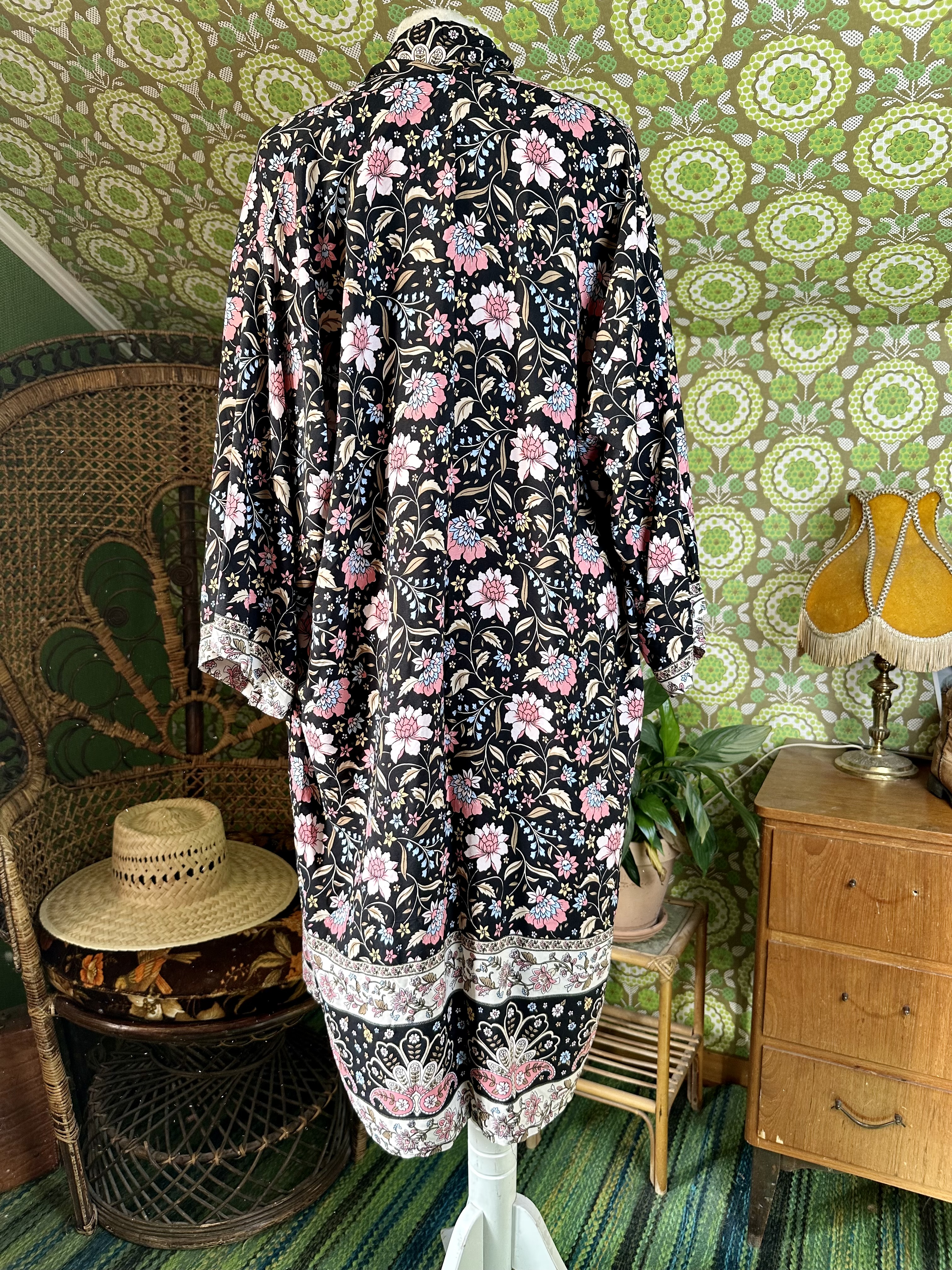 kimono  svart floral   - 7