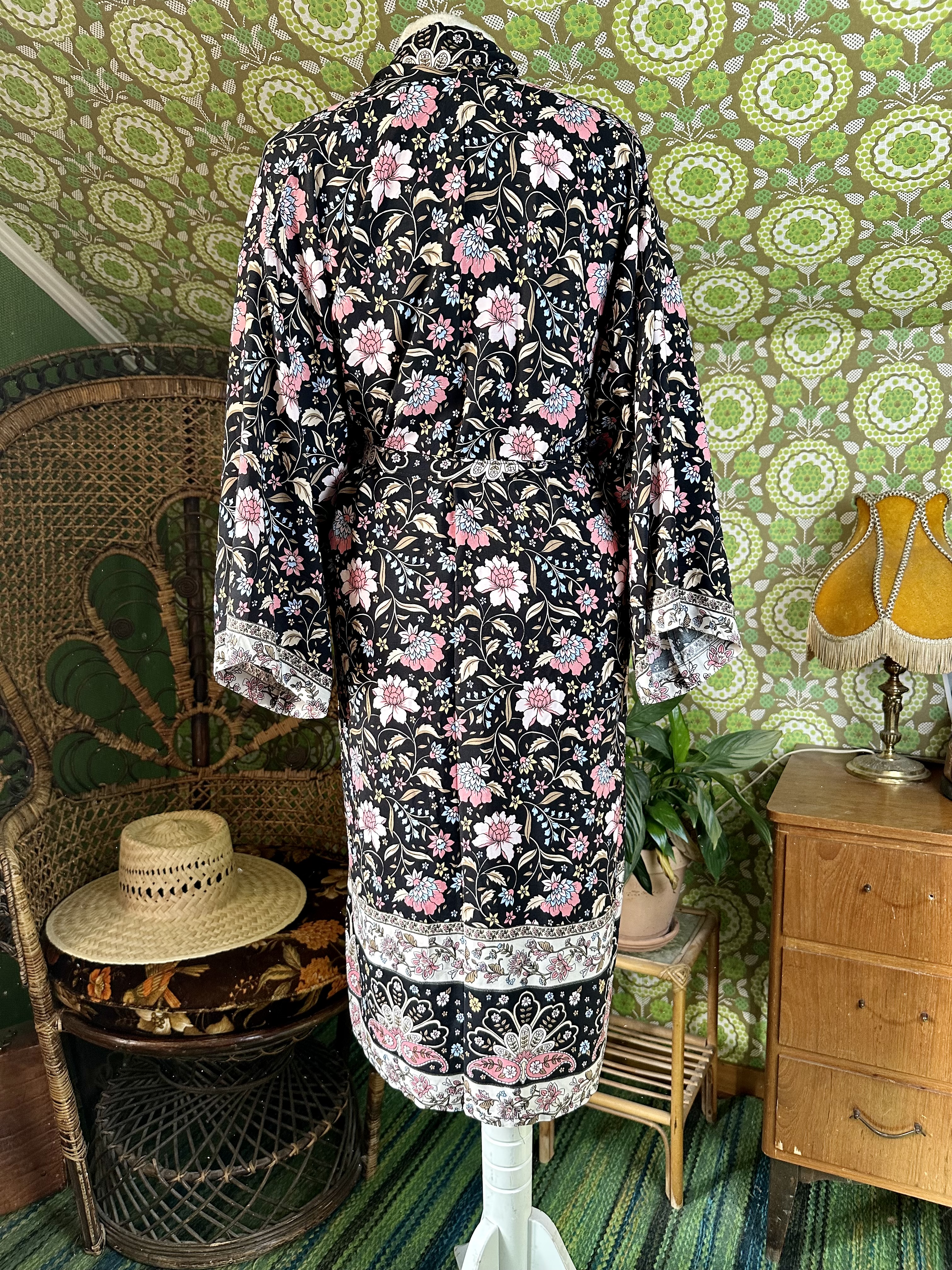 kimono  svart floral   - 6