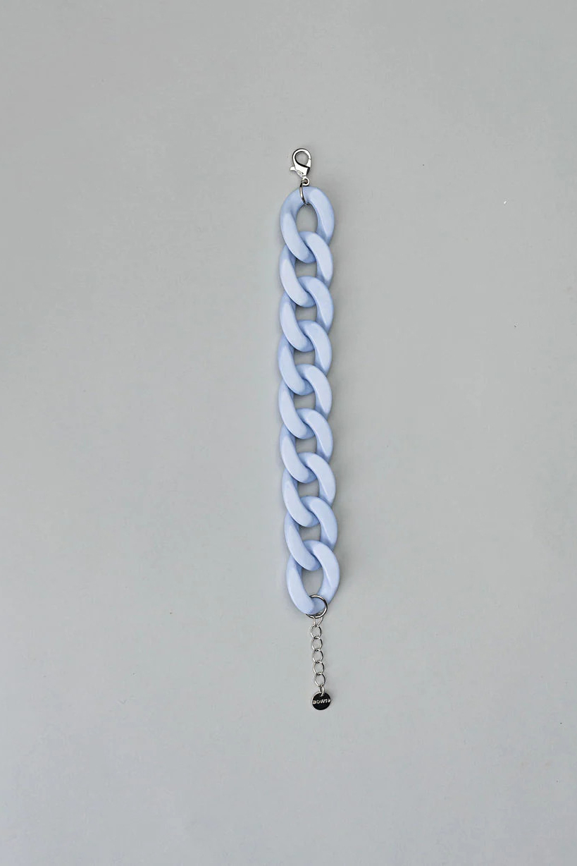 BOW19 Big chain bracelet light blue mat
