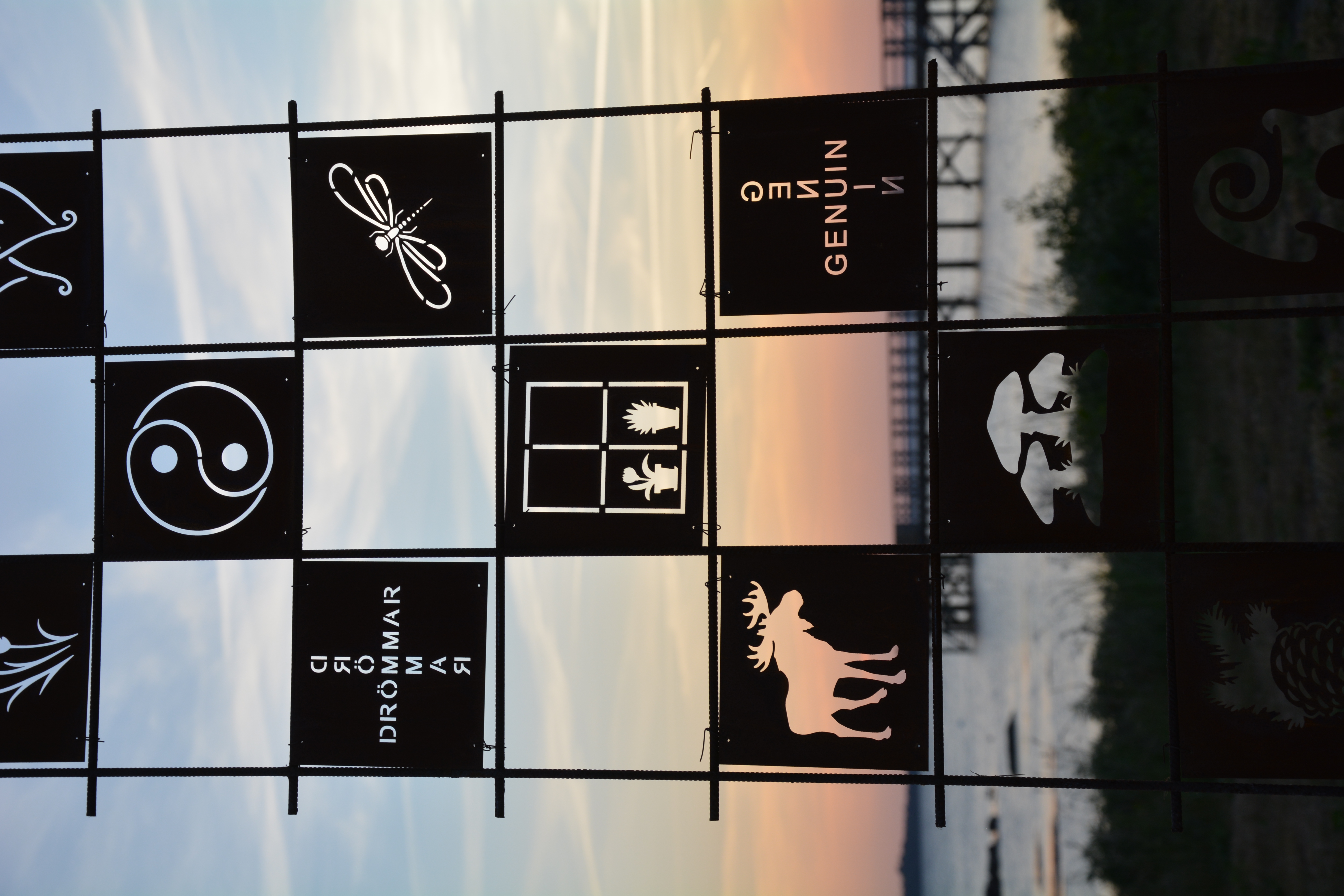 Rostig skylt till armeringsnät YIN YANG 14 cm