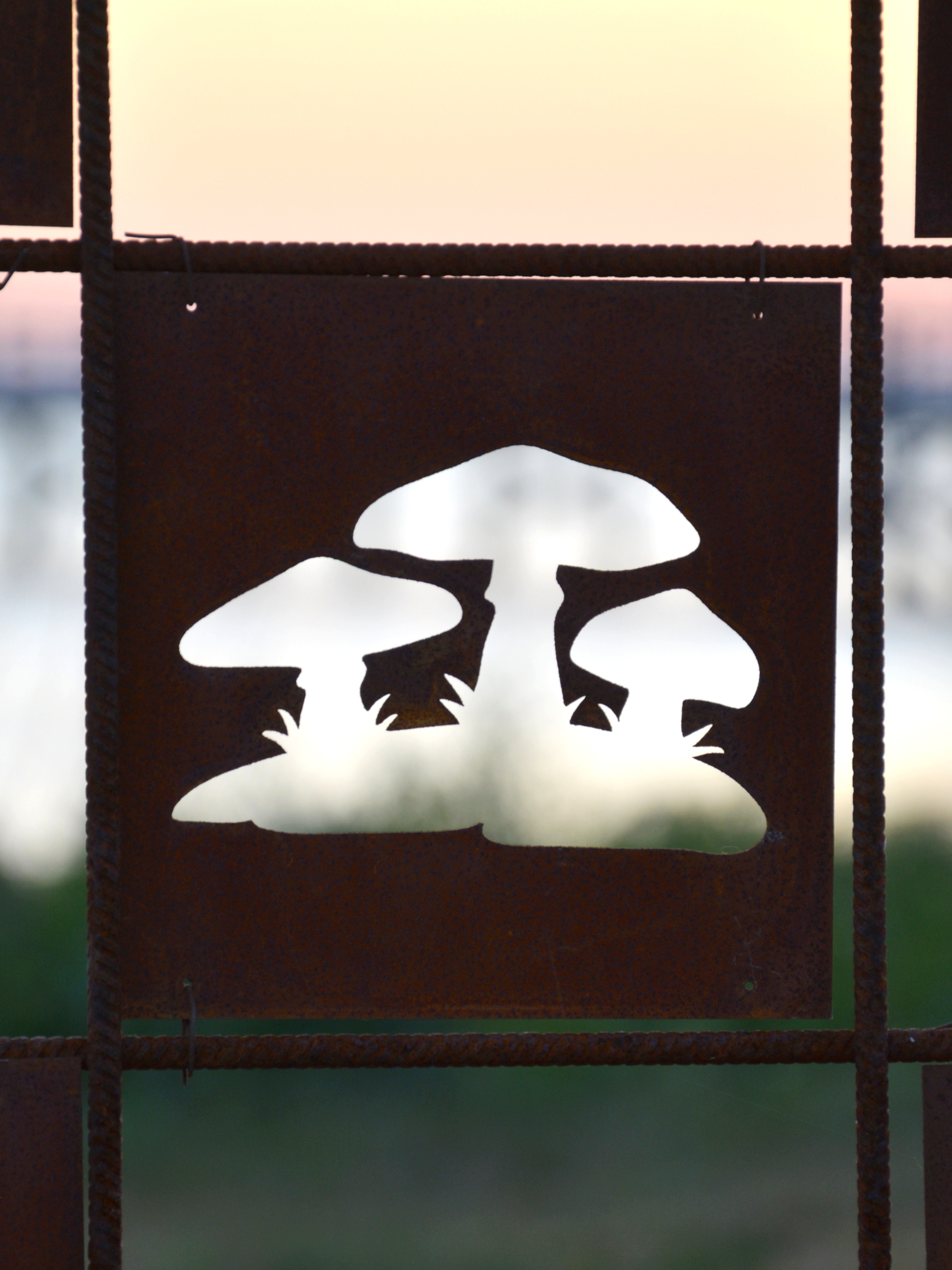 Rostig skylt till armeringsnät SVAMPAR 14 cm