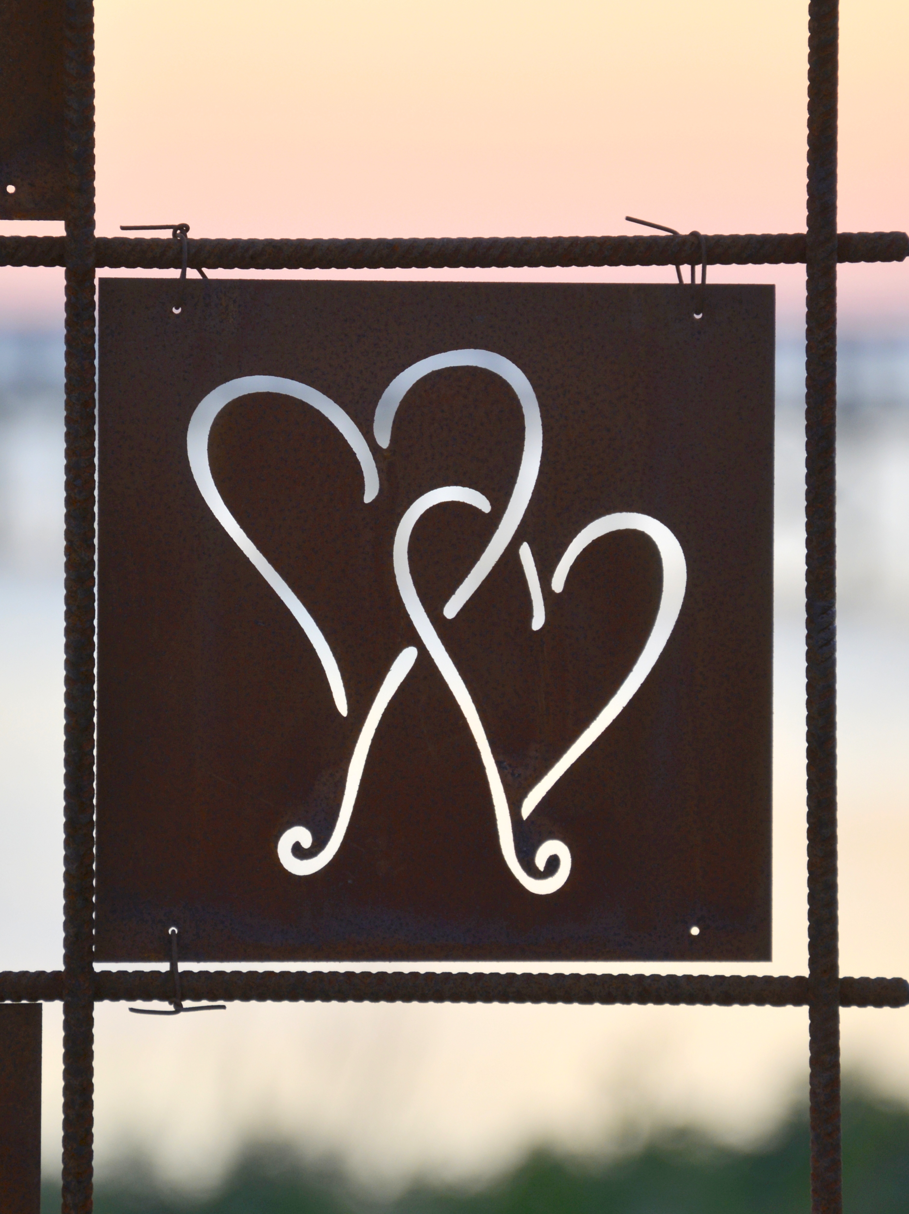 Rostig skylt till armeringsnät STORA HJÄRTA 14 cm