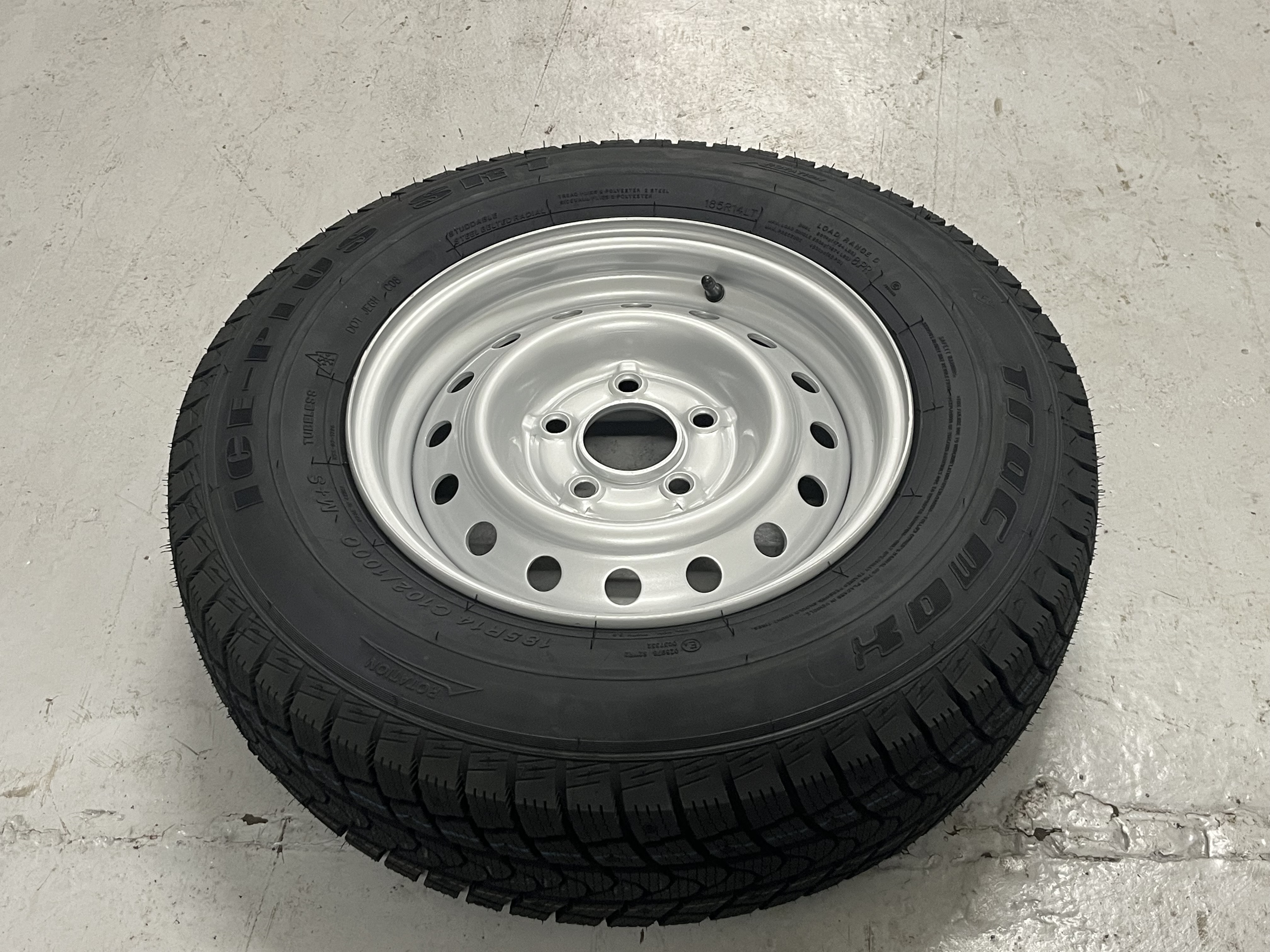 Vinterhjul odubbade  185/80 R14 C8 5 Bult