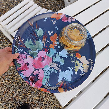 Garden Bouquet rund bricka 38 cm från Åry Home