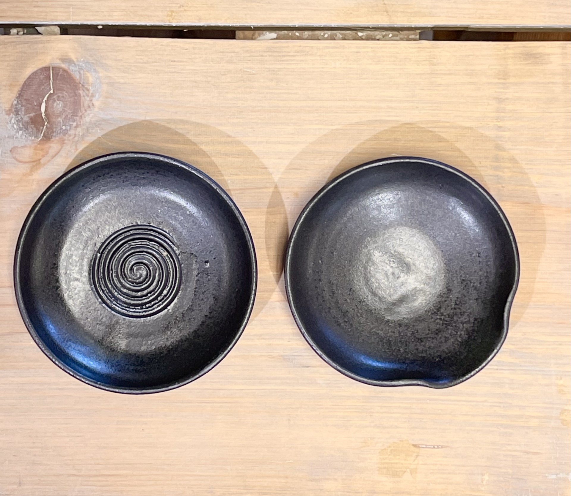 CLAY garlic squeezer & spoon rest - 3