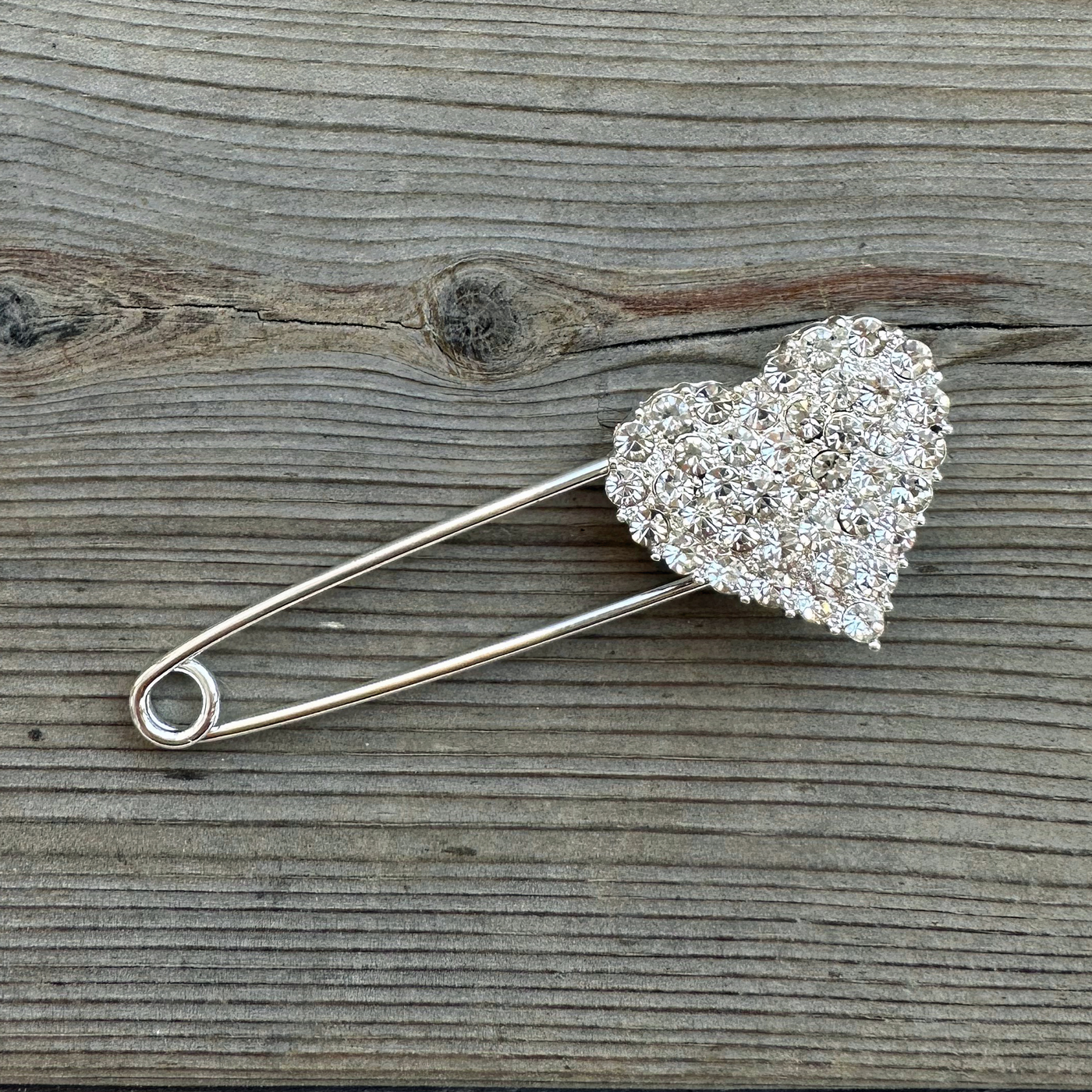 Sjalnål (silverfärgad) med hjärta i strass - 2