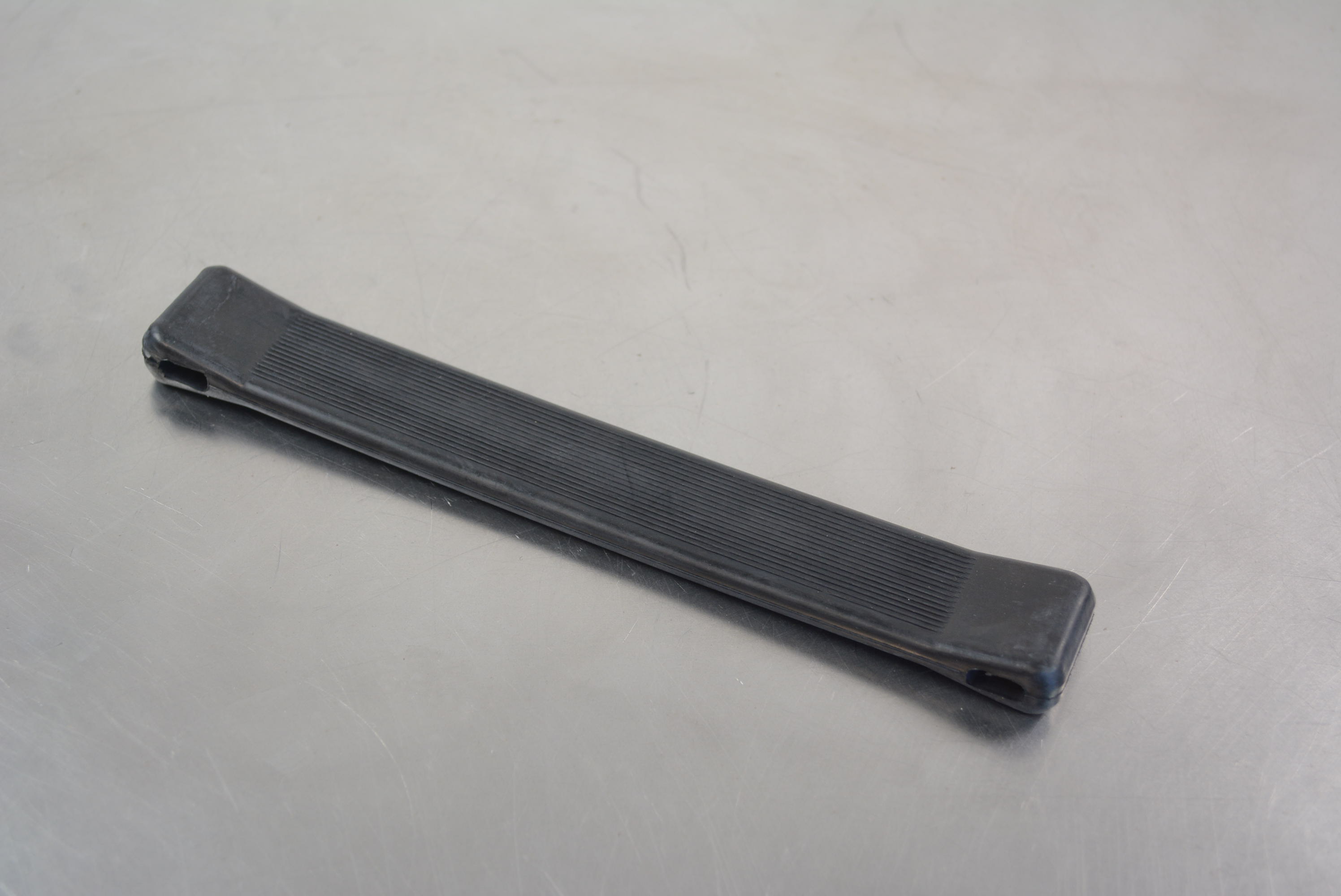 Door Check Strap 32-48 Rubber 8" Loop Type