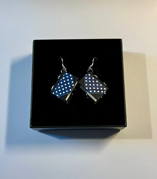 Bookie : Polkadot Blue Örhängen - Handgjorda miniatyrböcker på krokar i sterling silver!