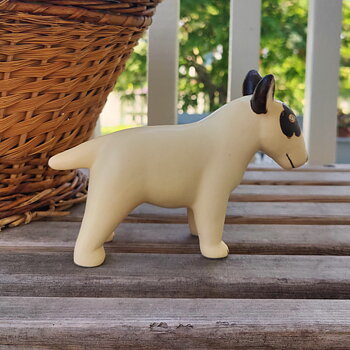 Bullterrier H av Lisa Larson