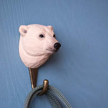 Hand-carved hanger Polar bear