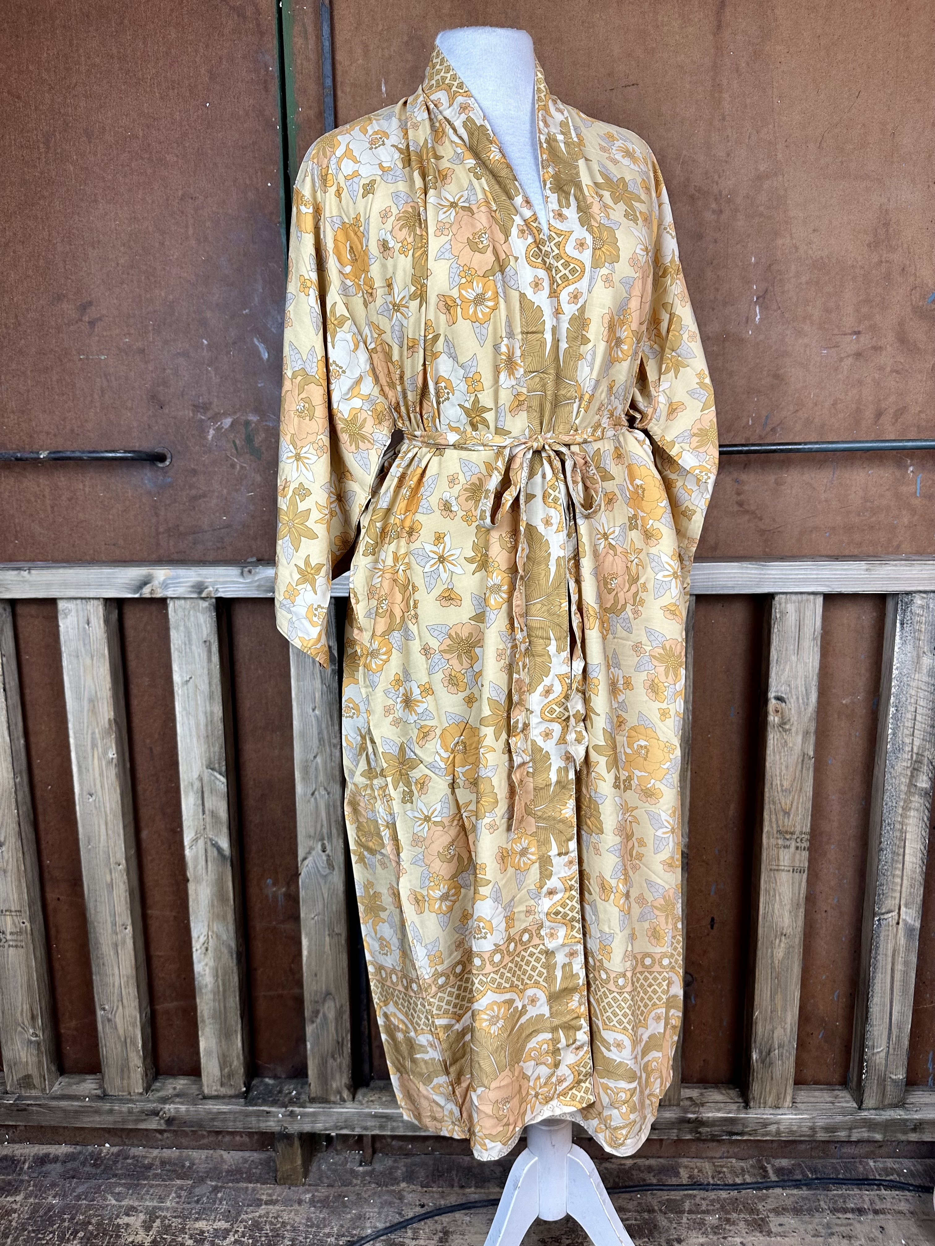 kimono  gulblommig  - 2