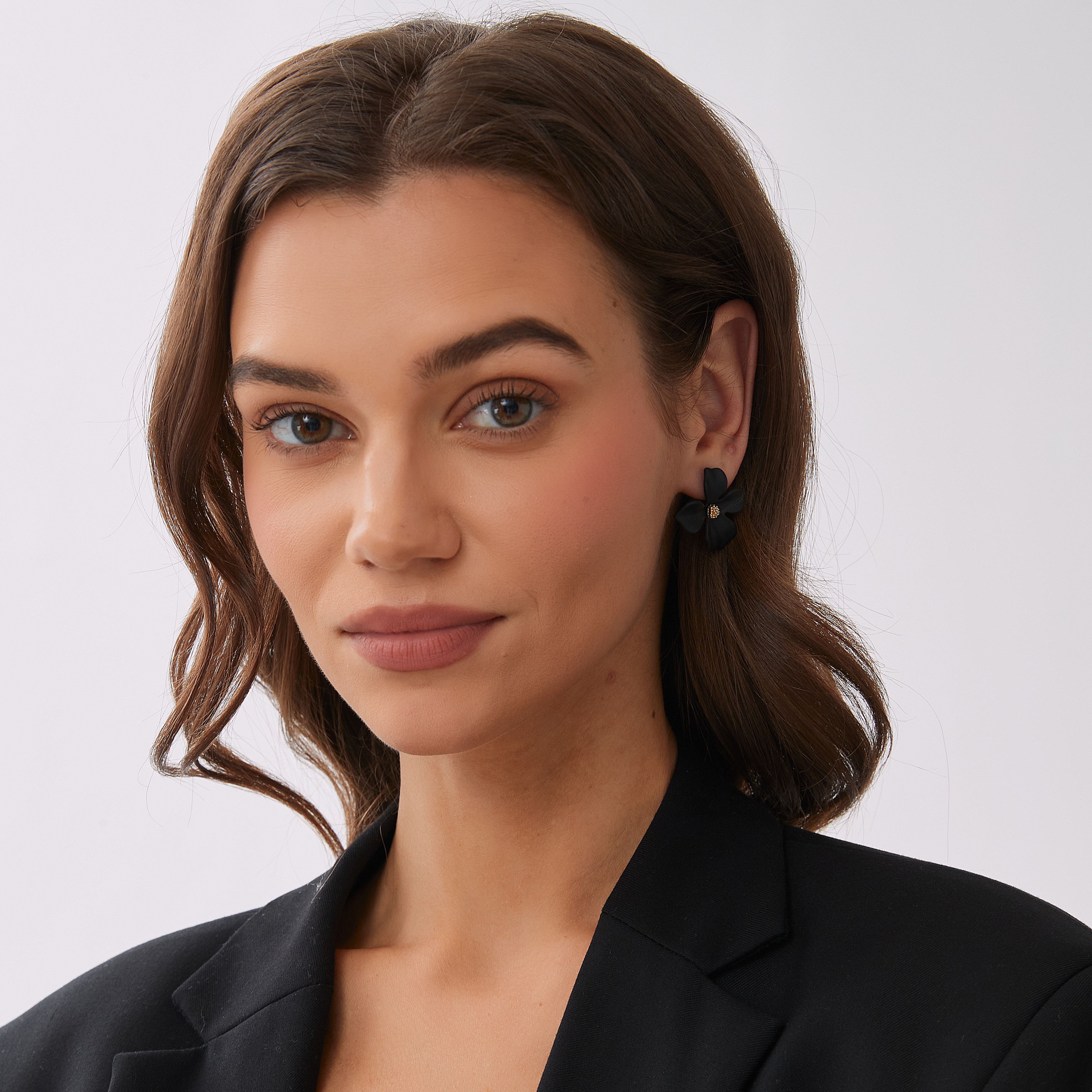 Lilly flower earring, black - 3