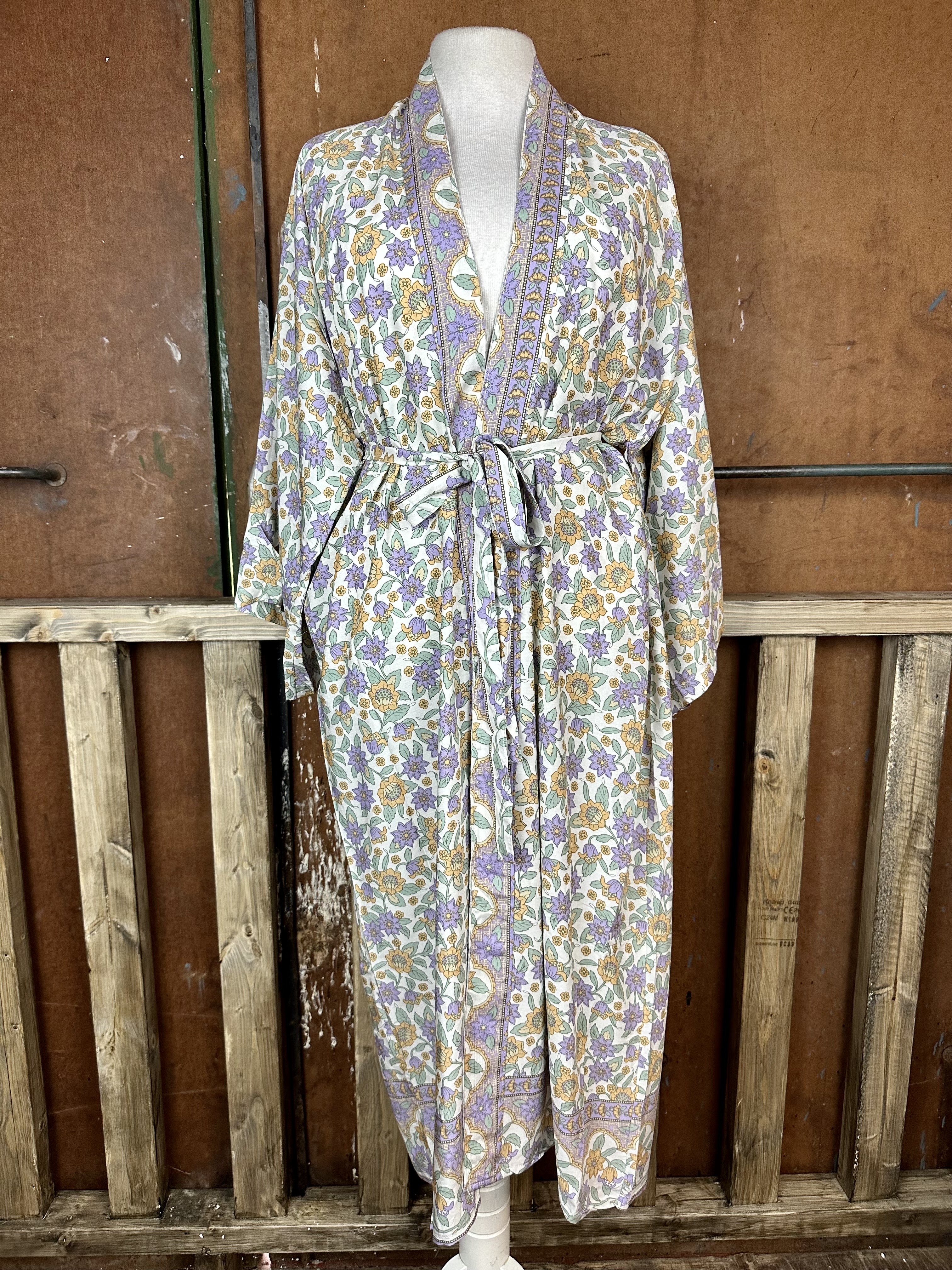 kimono pastellgrön/lila i lång modell 