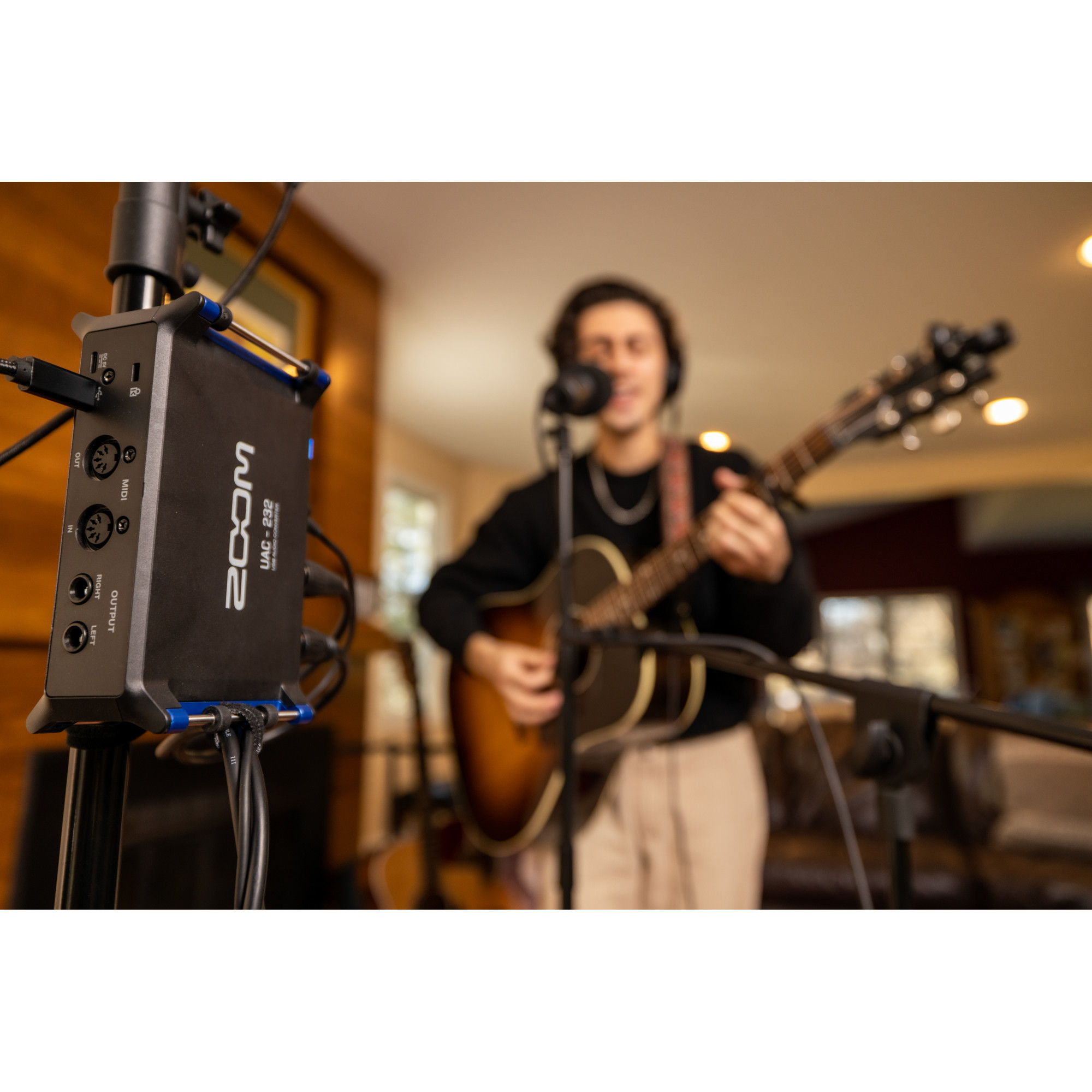 Zoom UAC-232 32-bit Float Audio Interface - 7