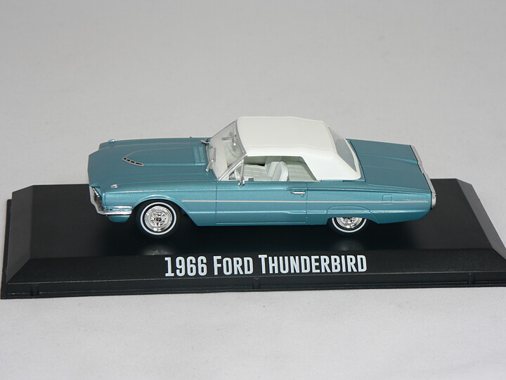 Ford Thunderbird  1966  1:43  Greenlight ( Thelma&Louise )