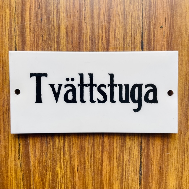 Metal sign - Tvättstuga
