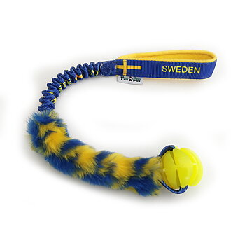 Sverigeleksak med fuskpäls och boll 