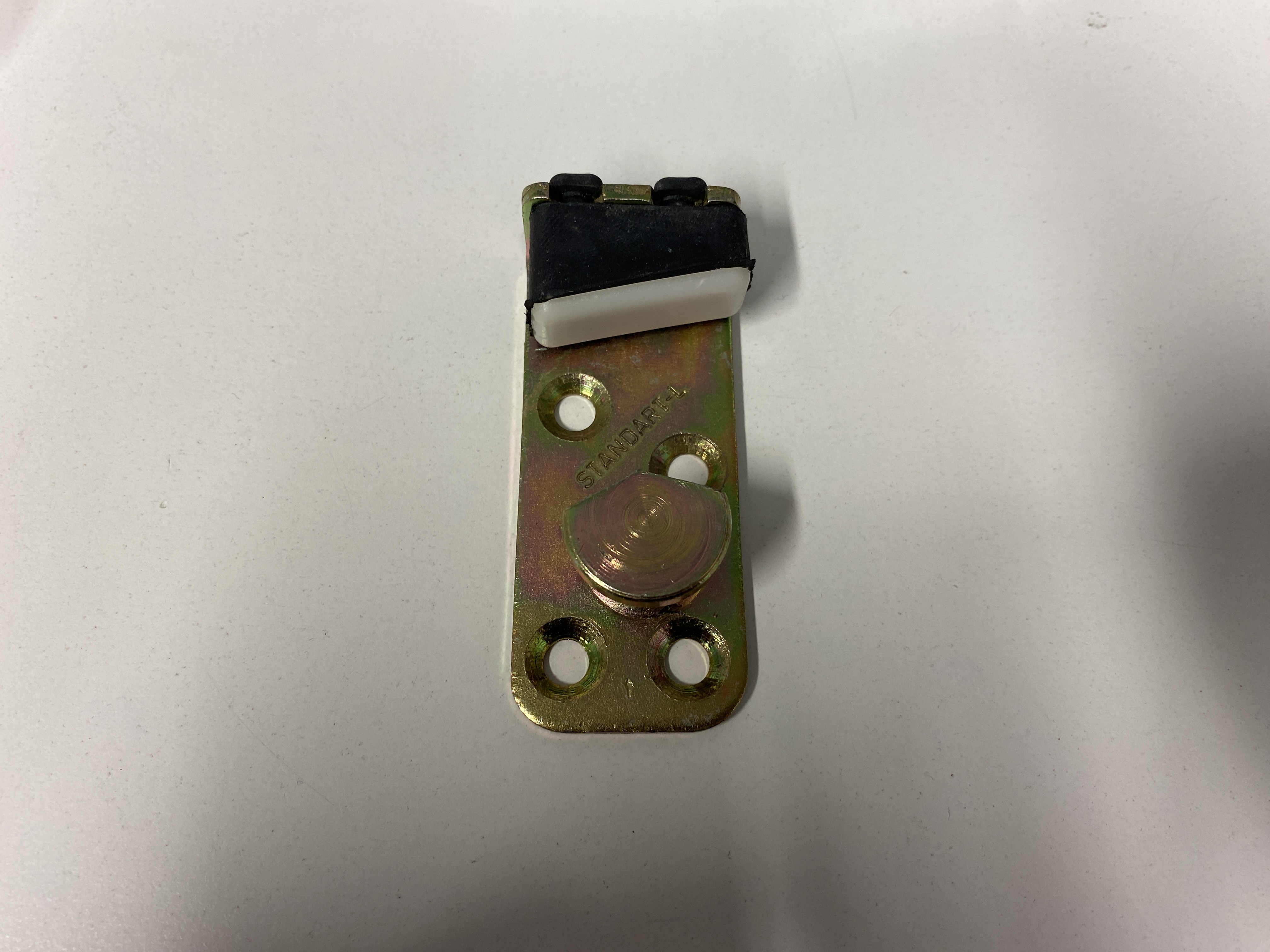 Door lock striker front/rear LEFT (REPRO) Capri/Cortina/Escort/Granada/P6/P7b/Taunus/Transit