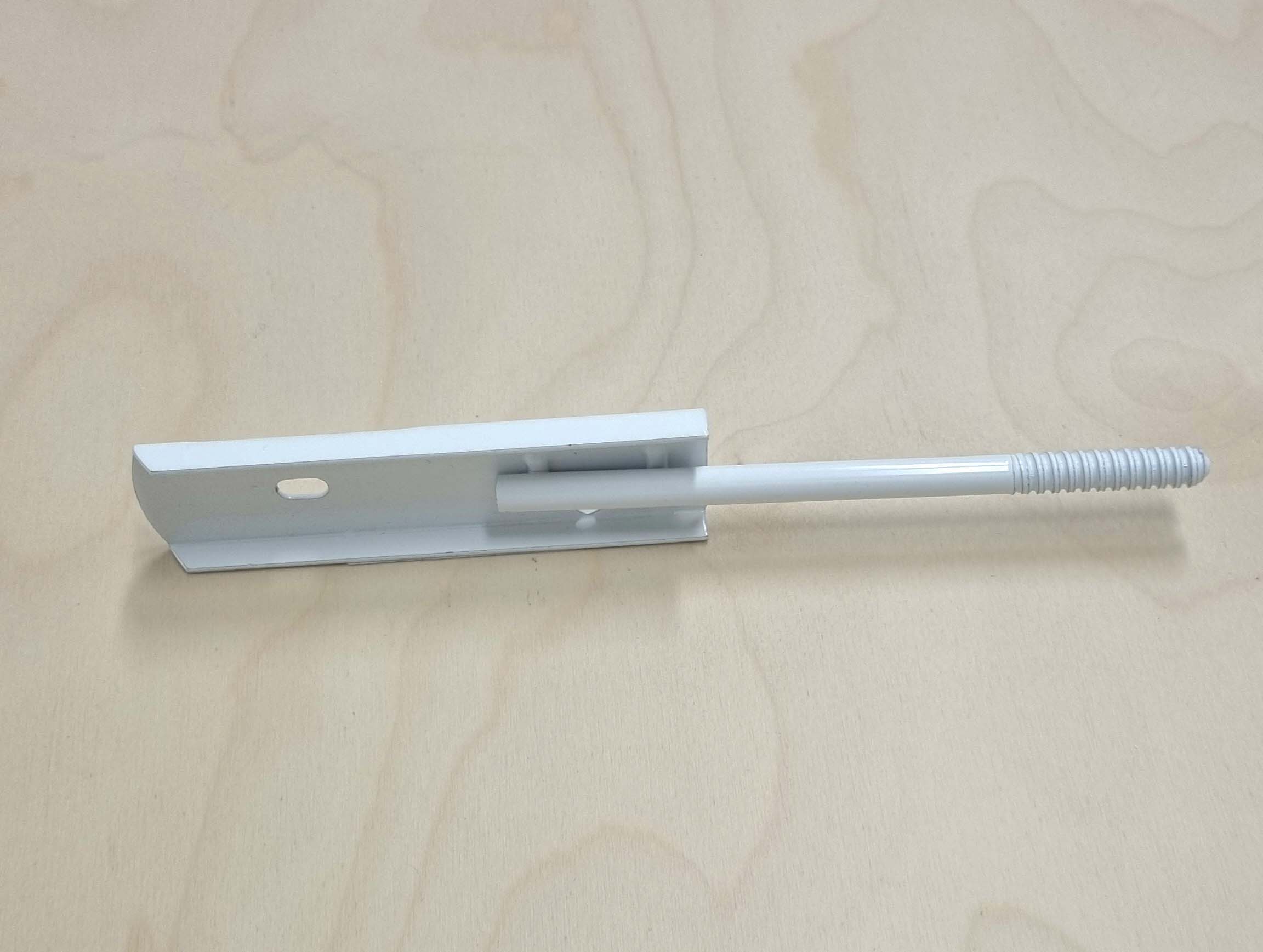 Konsol av metall som normalt används när det finns begränsat utrymme. En konsol av metall som kan användas till vägghyllor med passande djup. Konsol med ett 120mm djup.