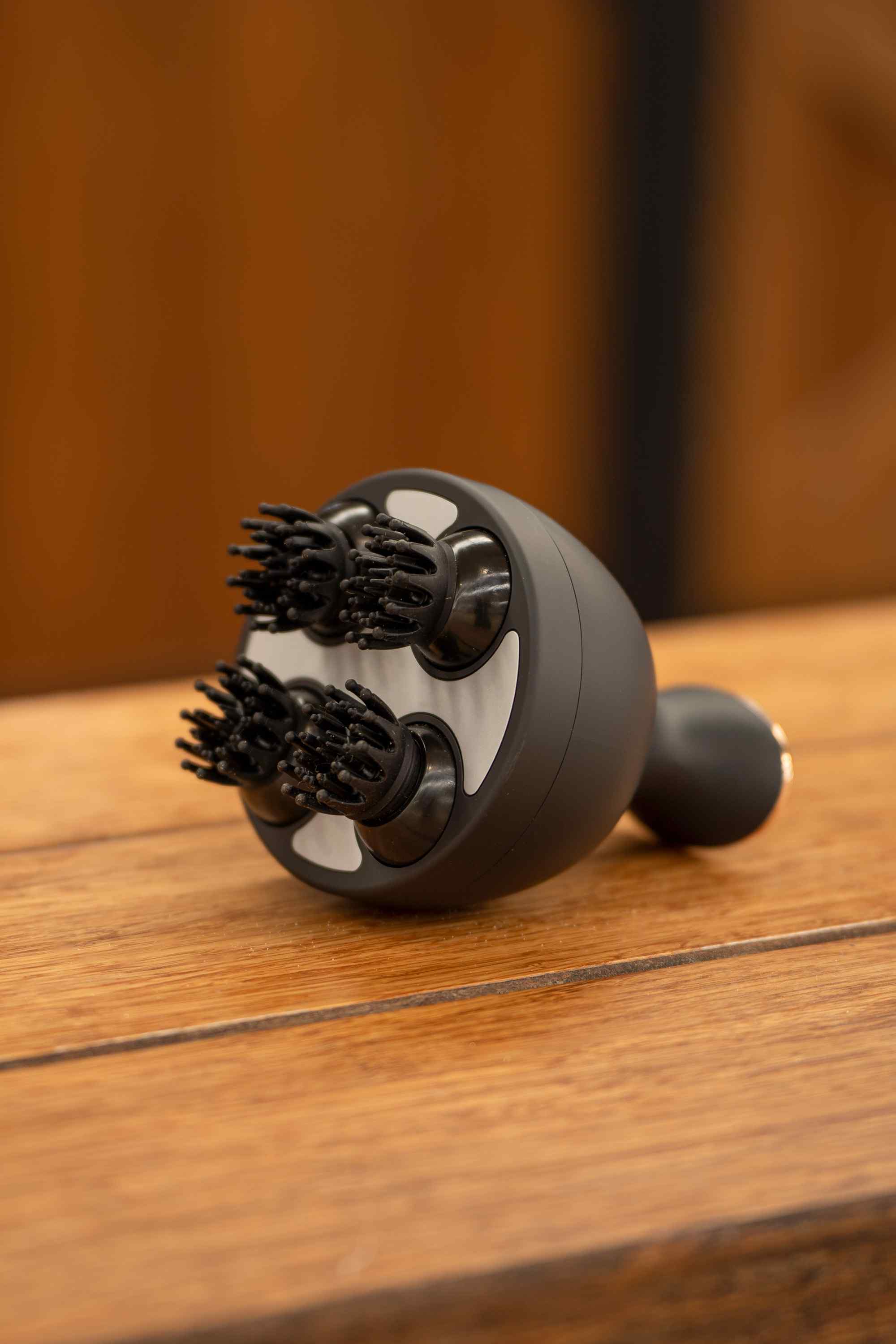 Imperial Riding Volta Grooming & Relaxation Brush - 7
