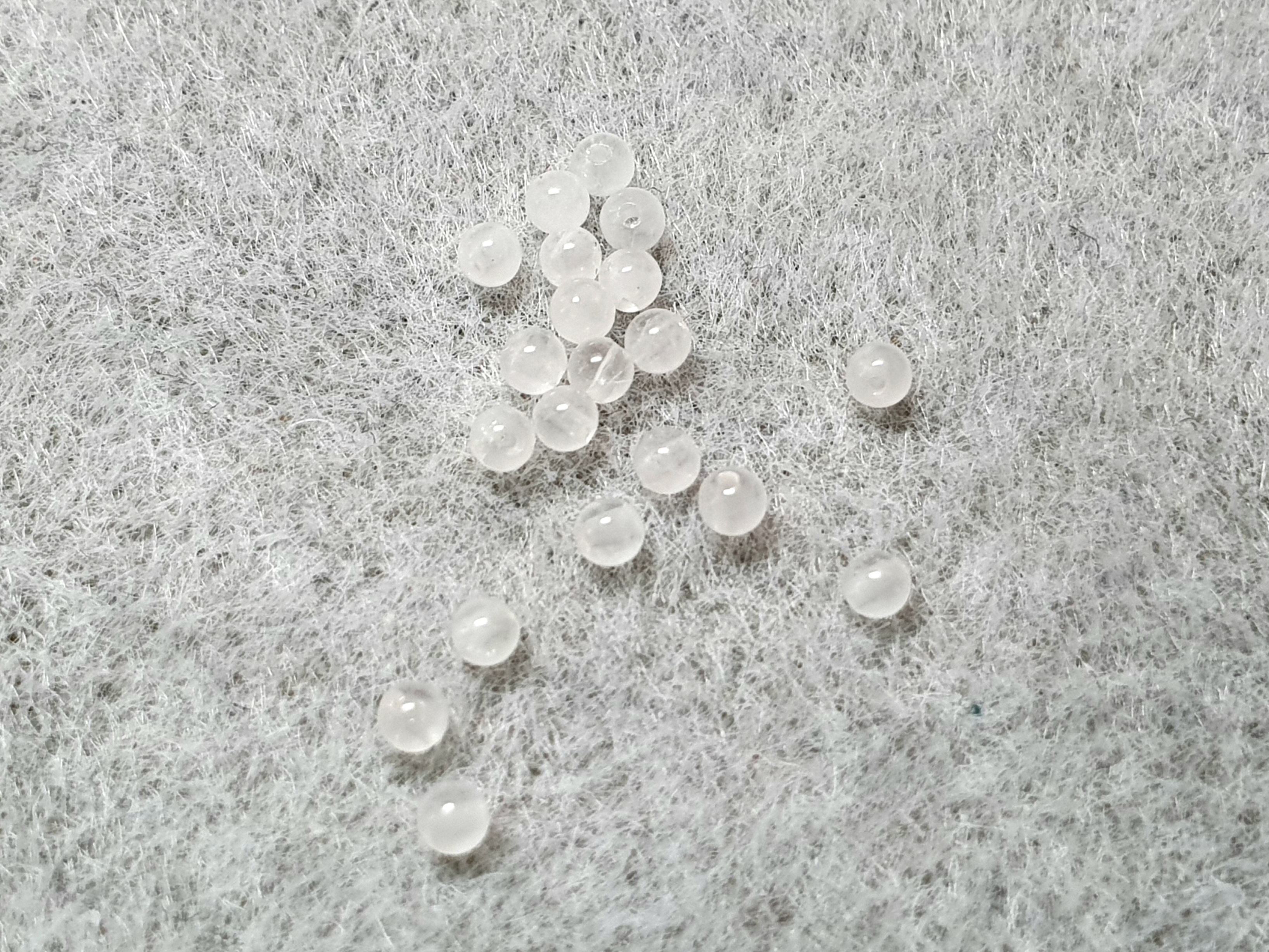 Rosenkvarts rund ca. 2,1 mm 20st/fp Pris/fp ( 0,4 tråd ok ) - 2