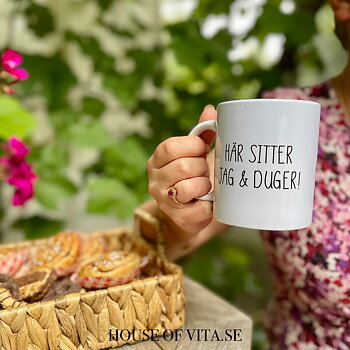 Mugg "Här sitter jag..", 10cm