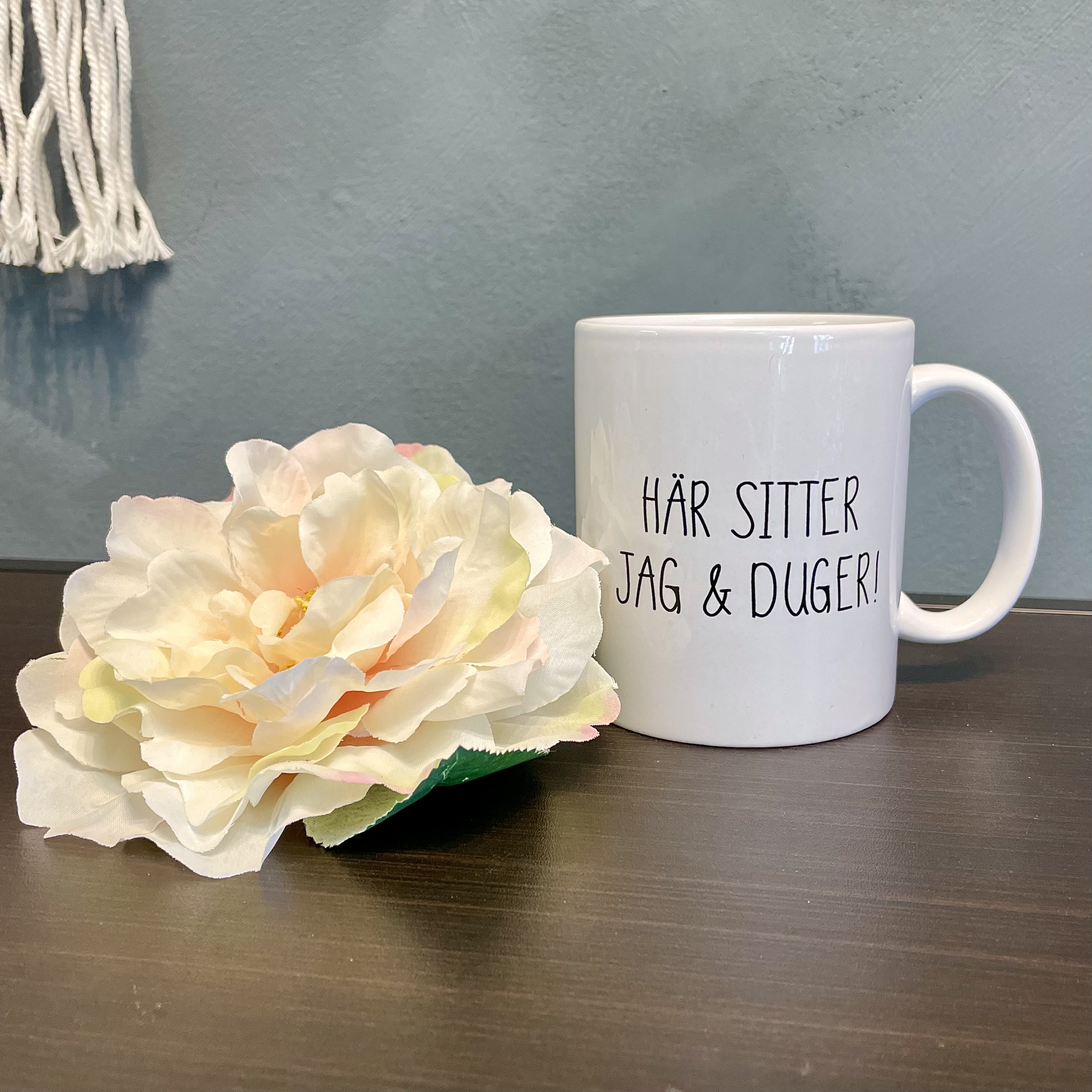 Mugg "Här sitter jag..", 10cm - 2