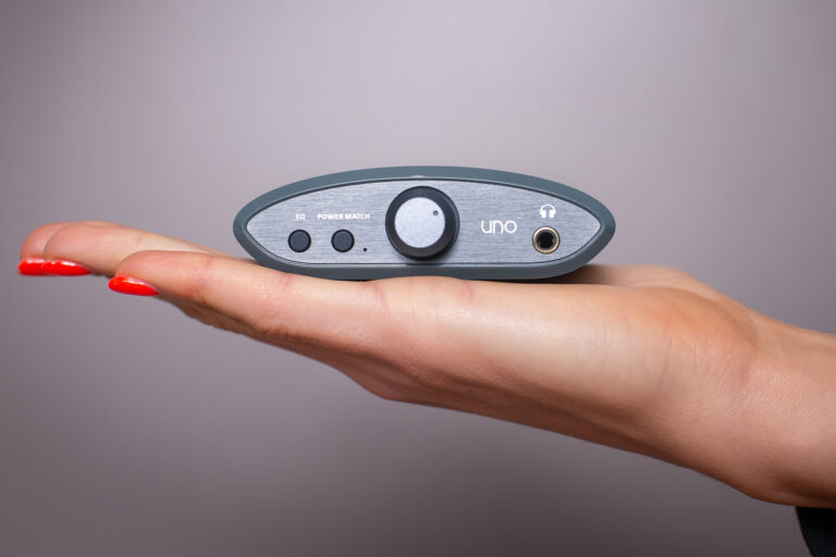 iFi Audio Uno Hörlursförstärkare/DAC - 2
