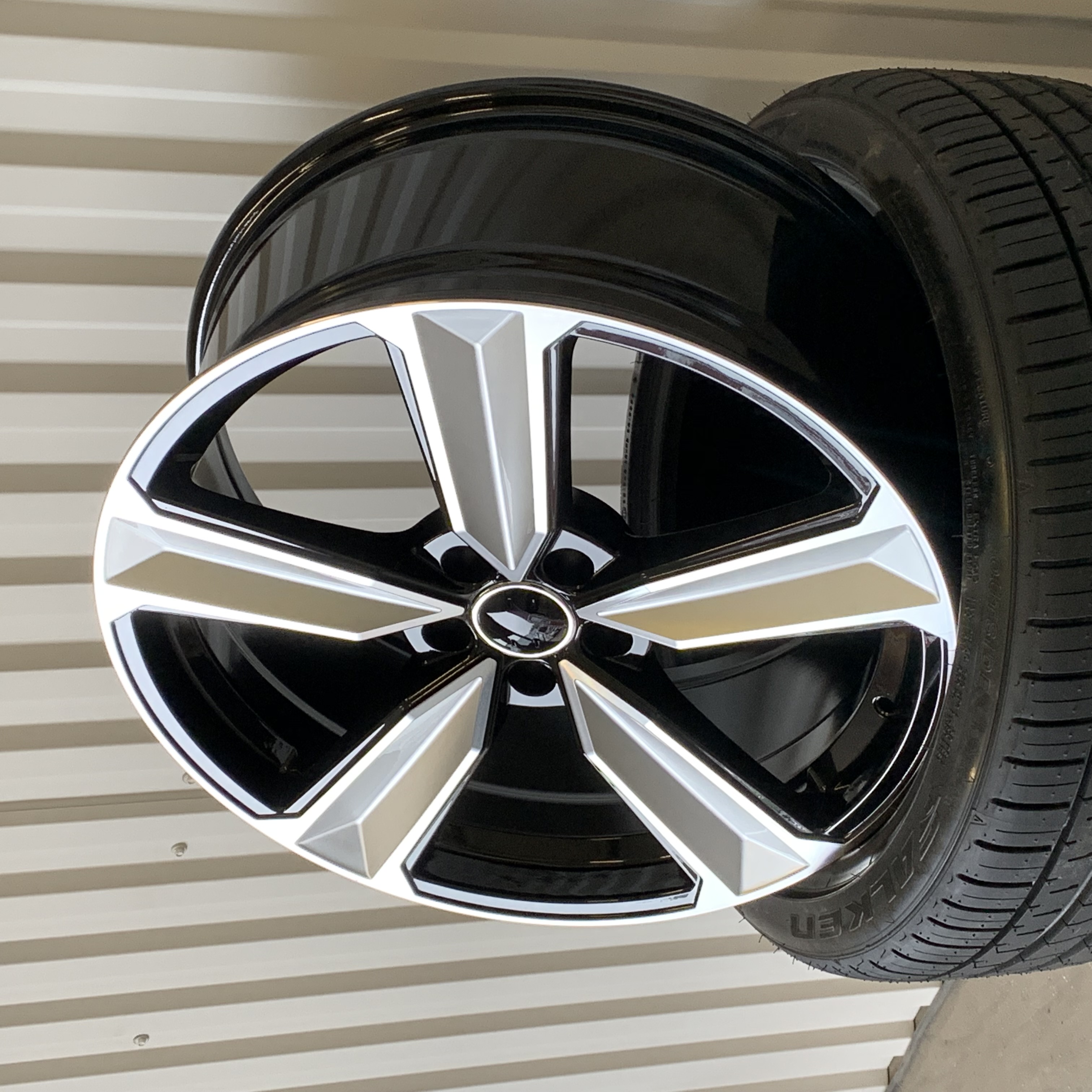 20" RS 5-spoke Black/polished 5x112 - 2